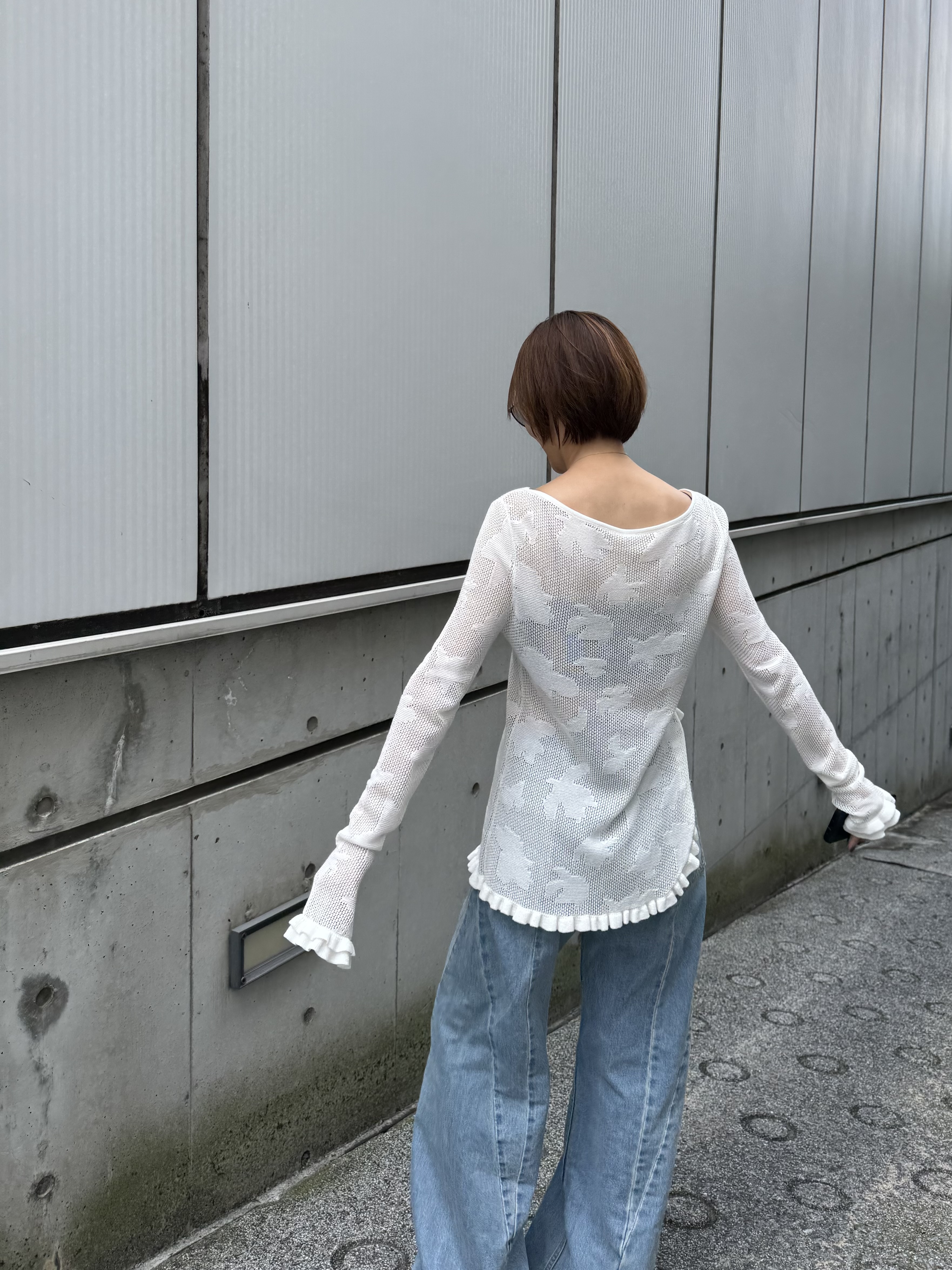 harunaさんの「CODE A｜flower mesh pullover」を使ったコーディネート