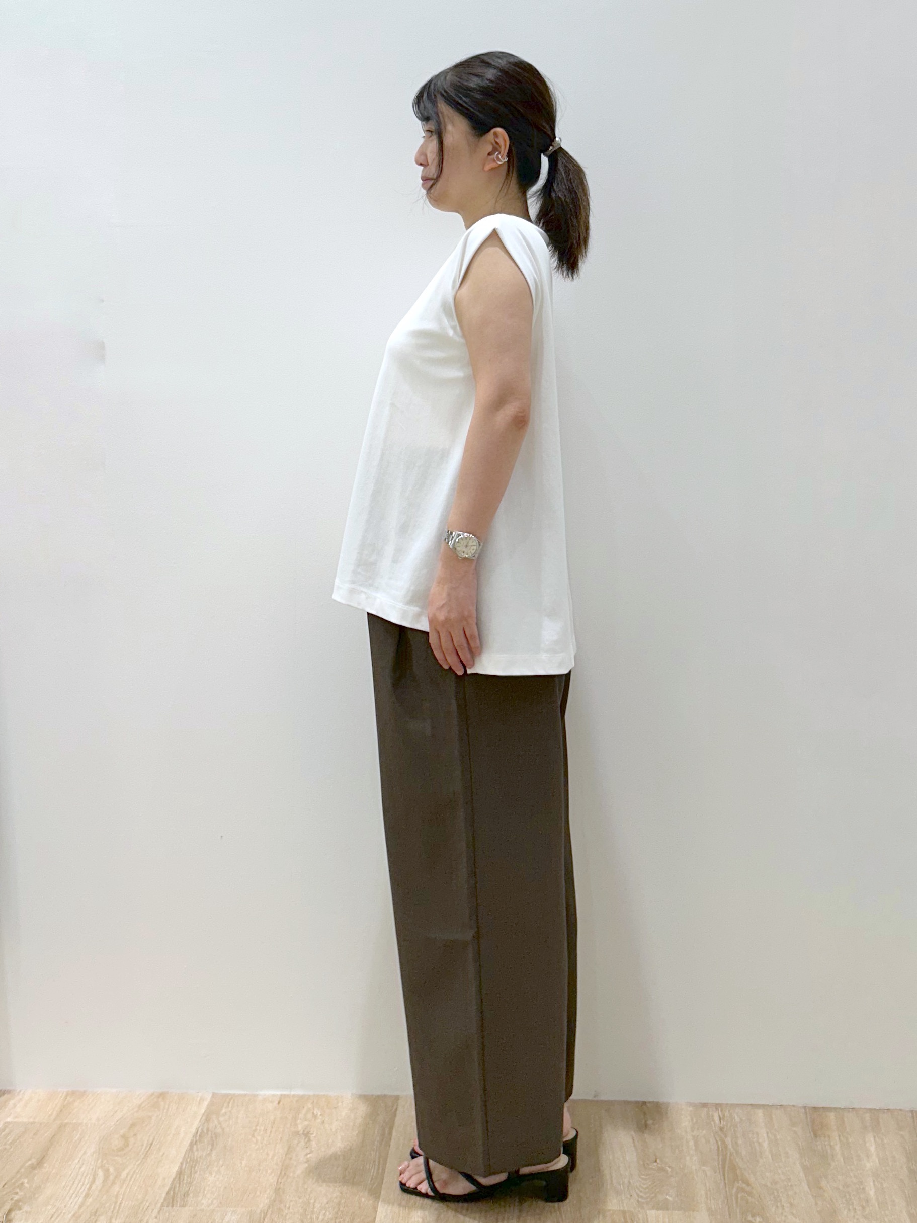 hiroさんの「OPAQUE.CLIP｜【UV／接触冷感】スーパーアイス ノースリーブカットソー《洗濯機OK》」を使ったコーディネート