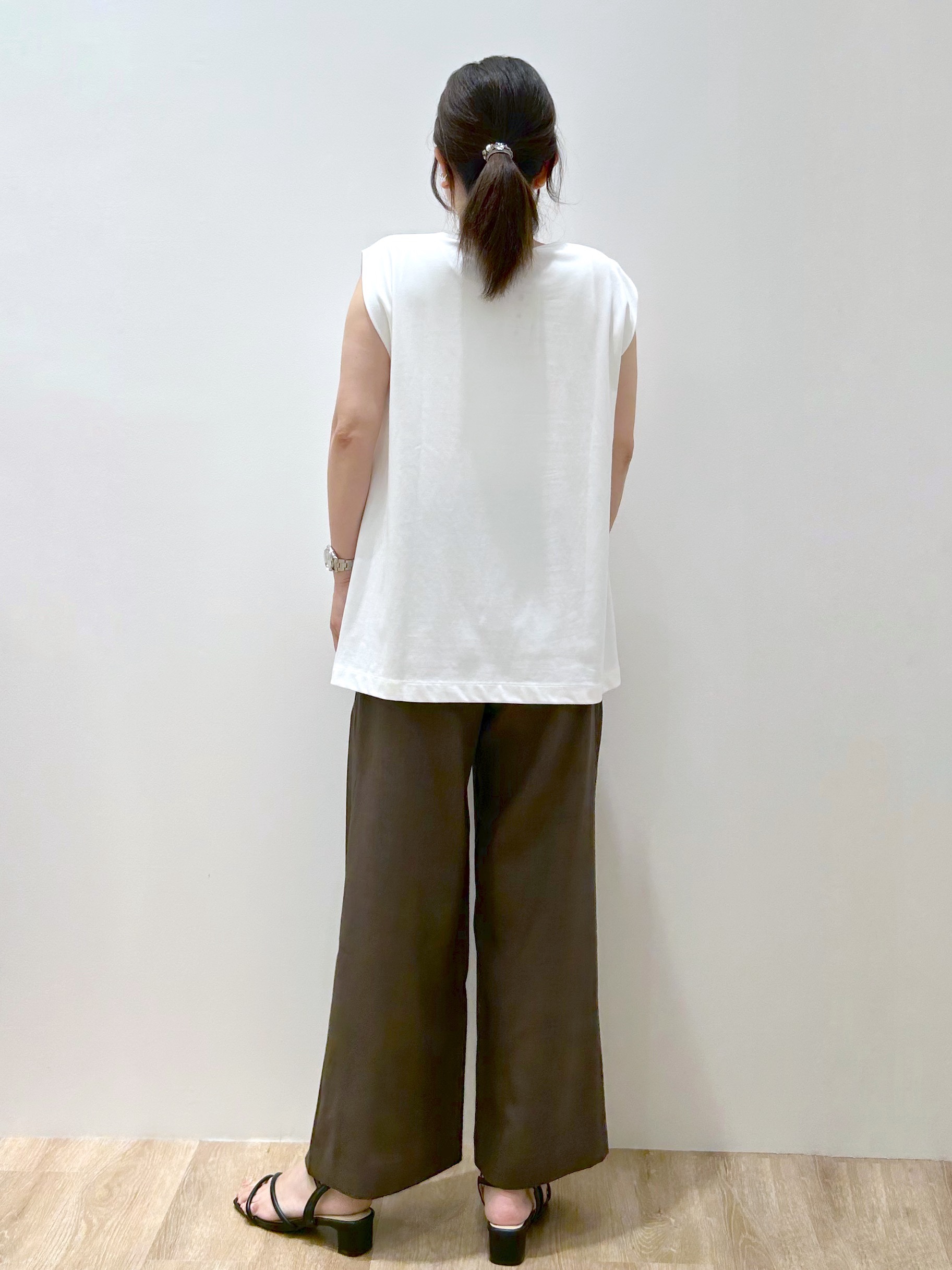 hiroさんの「OPAQUE.CLIP｜【UV／接触冷感】スーパーアイス ノースリーブカットソー《洗濯機OK》」を使ったコーディネート