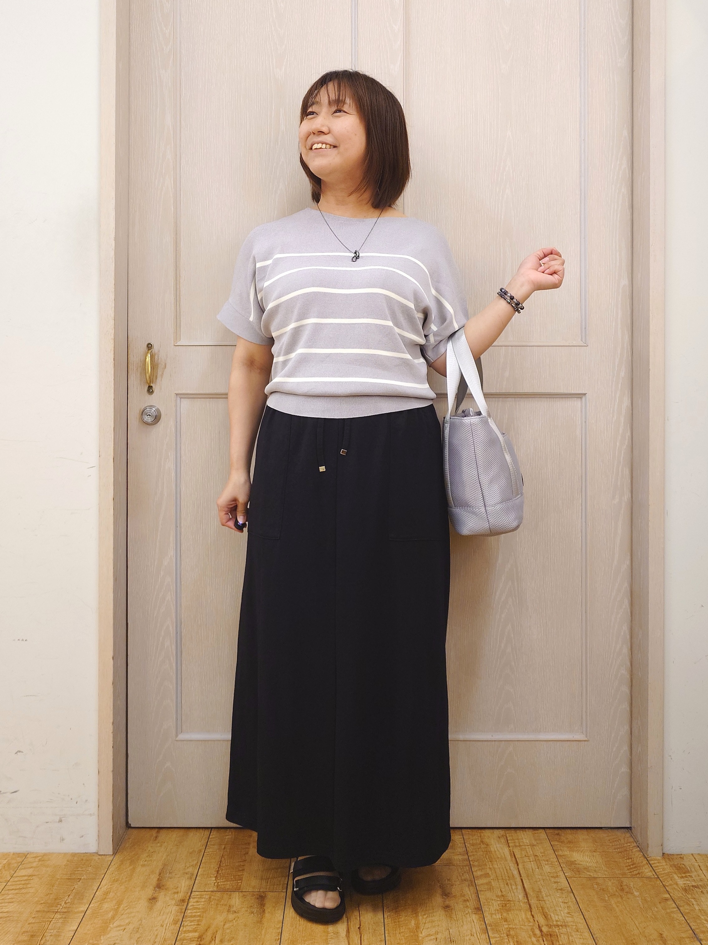 とろろさんの「SHOO･LA･RUE｜【毎日洗える/UV】二の腕隠れる さらっとドルマン半袖ニット」を使ったコーディネート