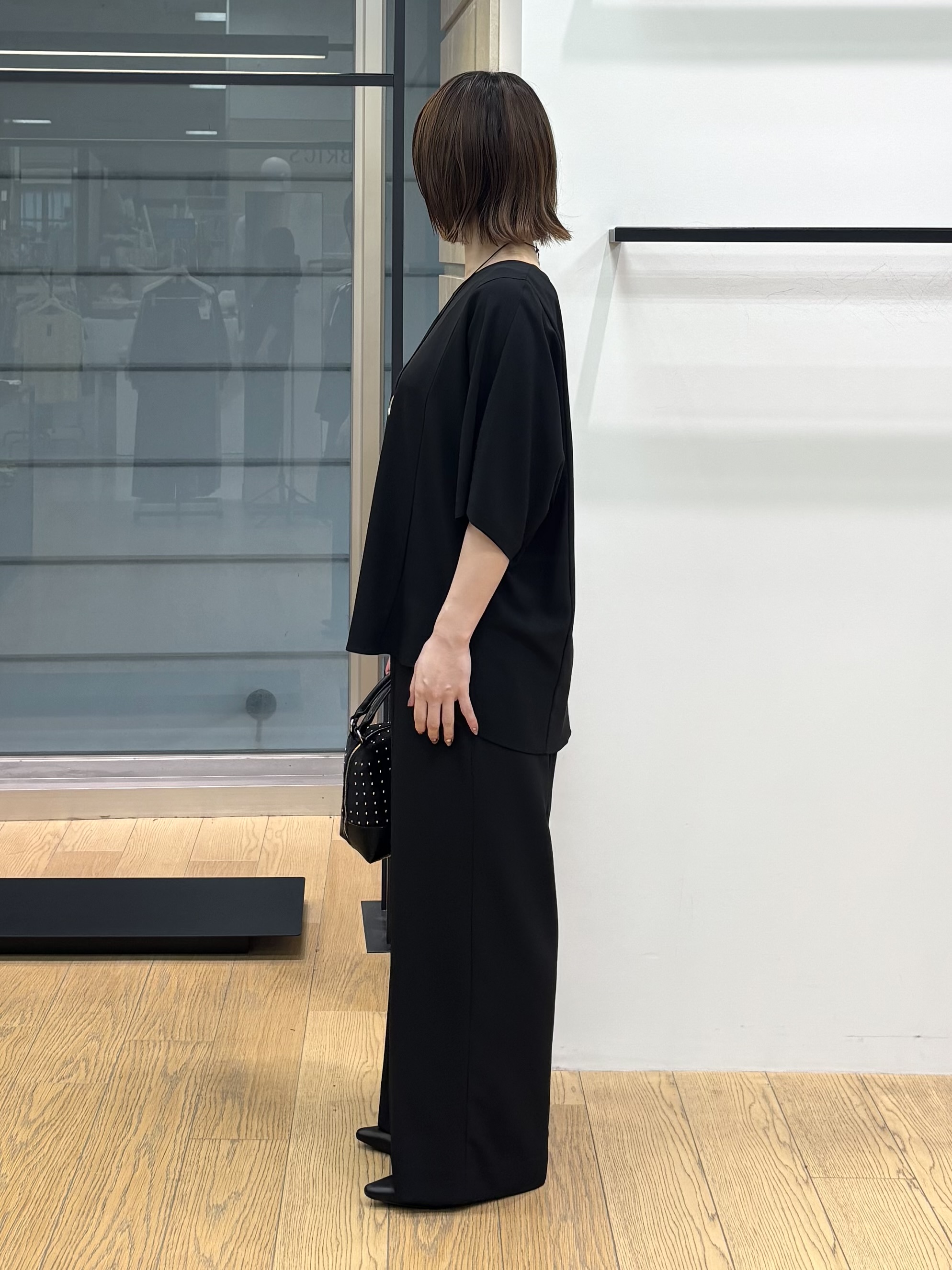 asamiさんの「INDIVI｜【体型＆二の腕カバー/着る日傘】ドルマントップス」を使ったコーディネート
