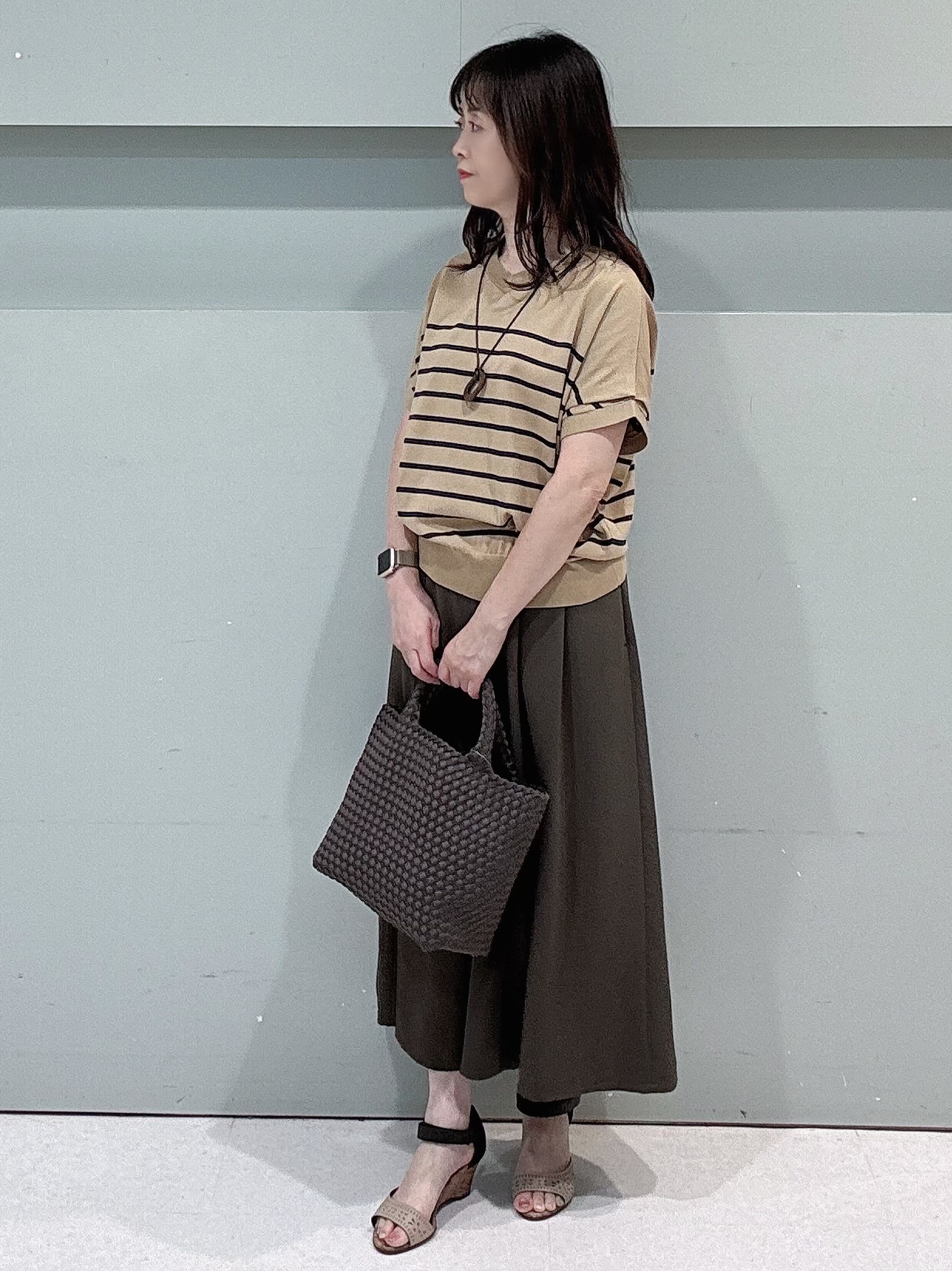 makiさんの「UNTITLED｜【肌に張りつきにくい/前後2WAY】ドライタッチコットンプルオーバー」を使ったコーディネート