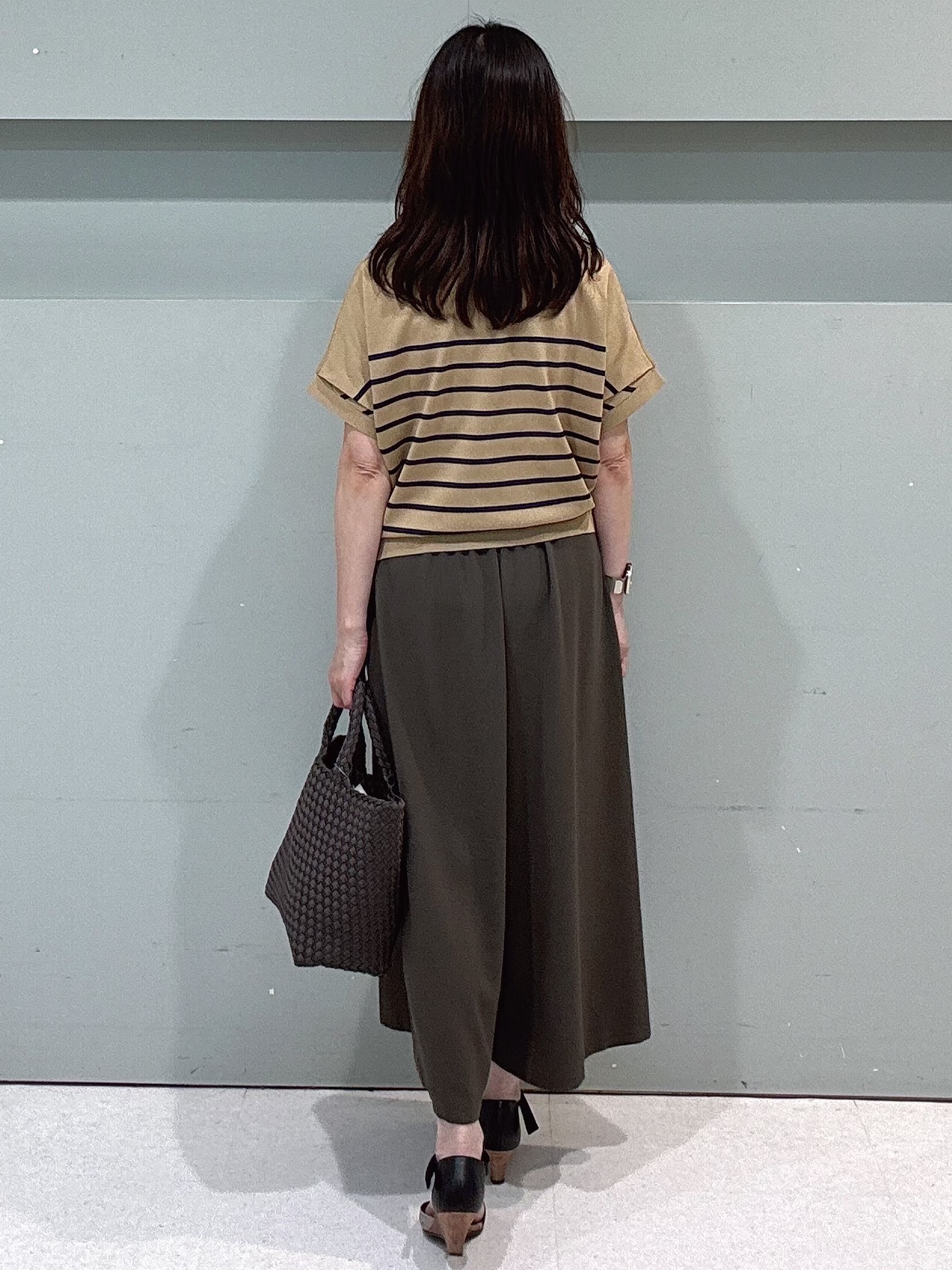 makiさんの「UNTITLED｜【肌に張りつきにくい/前後2WAY】ドライタッチコットンプルオーバー」を使ったコーディネート