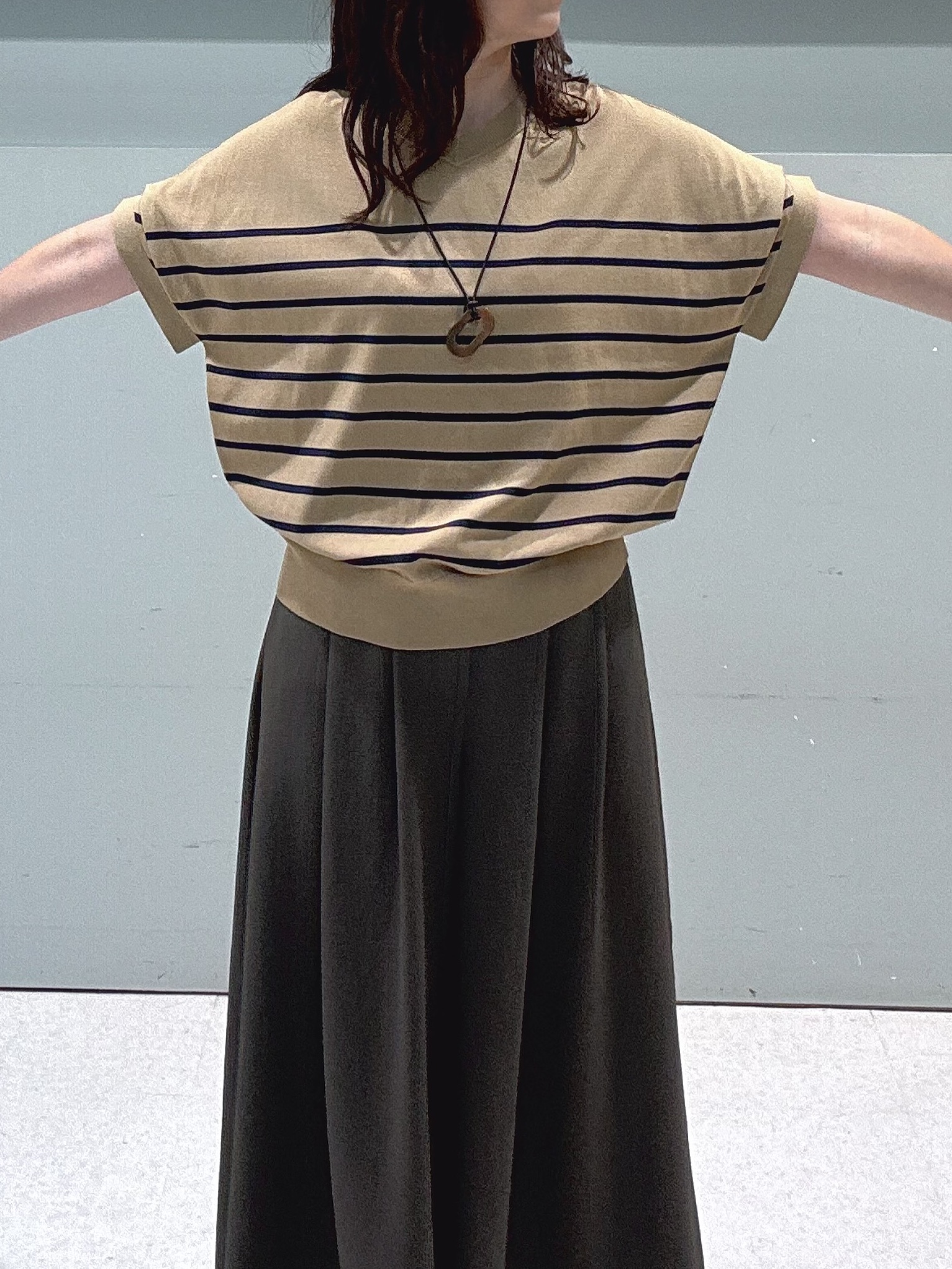 makiさんの「UNTITLED｜【肌に張りつきにくい/前後2WAY】ドライタッチコットンプルオーバー」を使ったコーディネート
