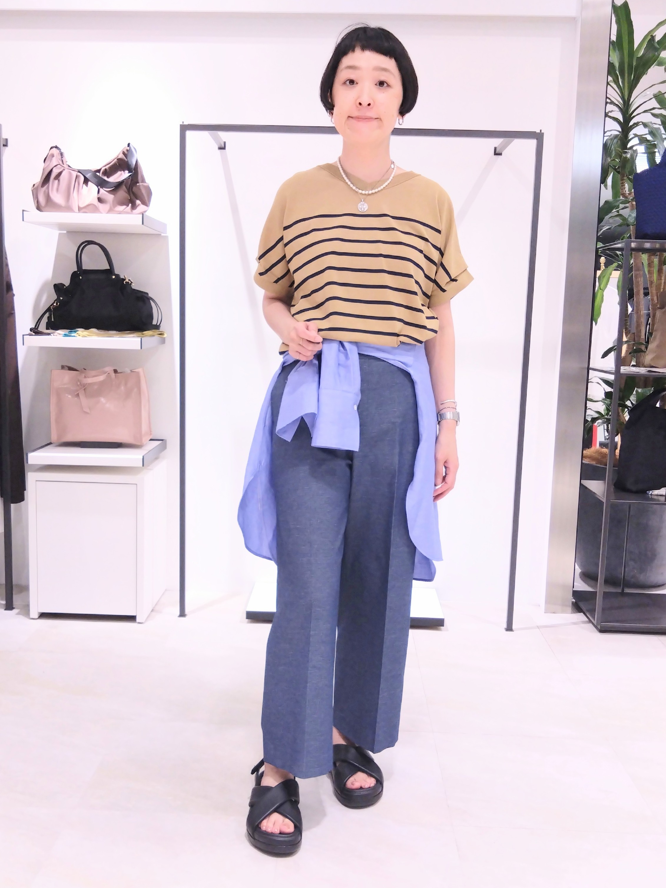 まちこさんの「UNTITLED｜【肌に張りつきにくい/前後2WAY】ドライタッチコットンプルオーバー」を使ったコーディネート
