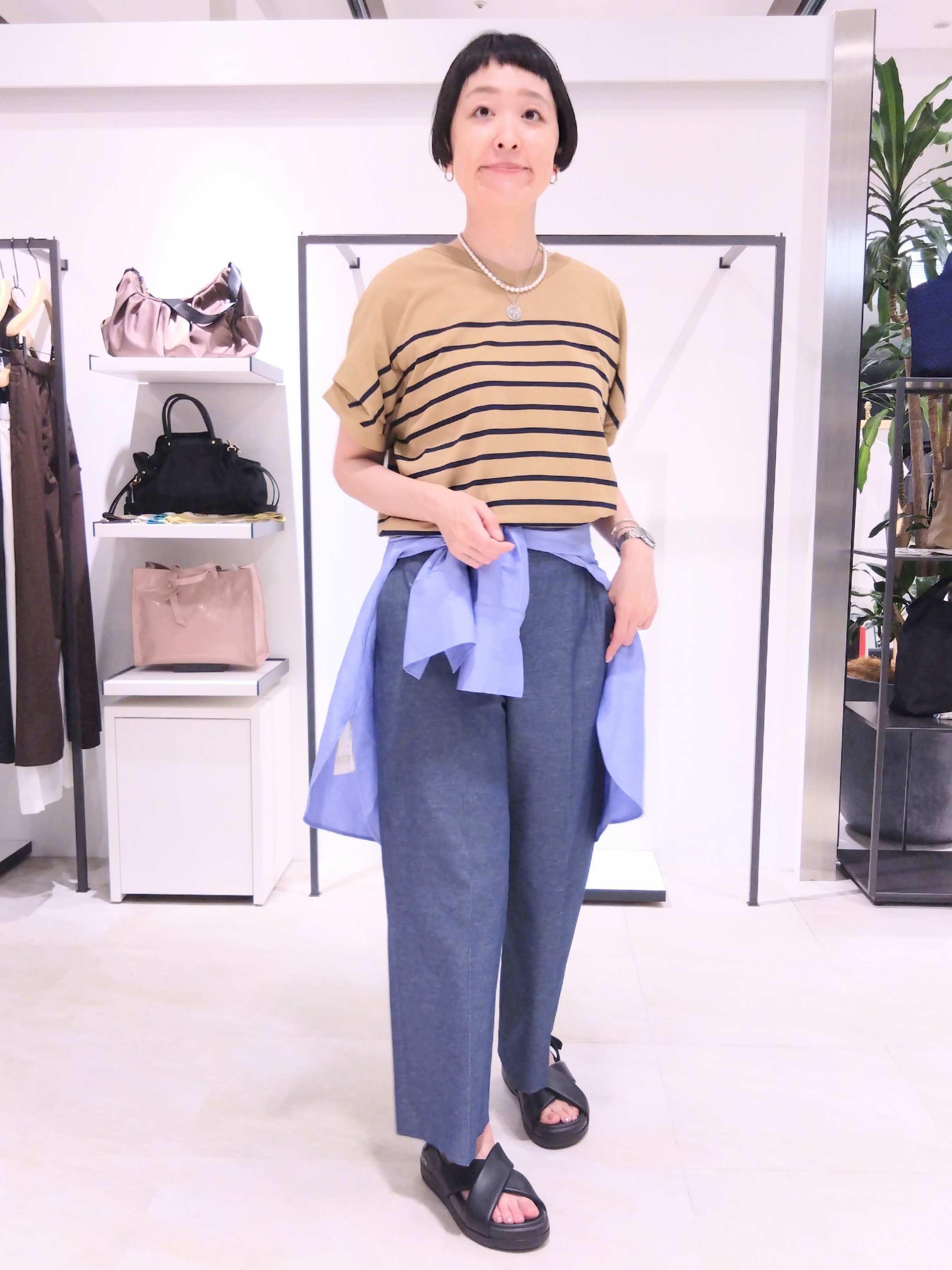 まちこさんの「UNTITLED｜【肌に張りつきにくい/前後2WAY】ドライタッチコットンプルオーバー」を使ったコーディネート