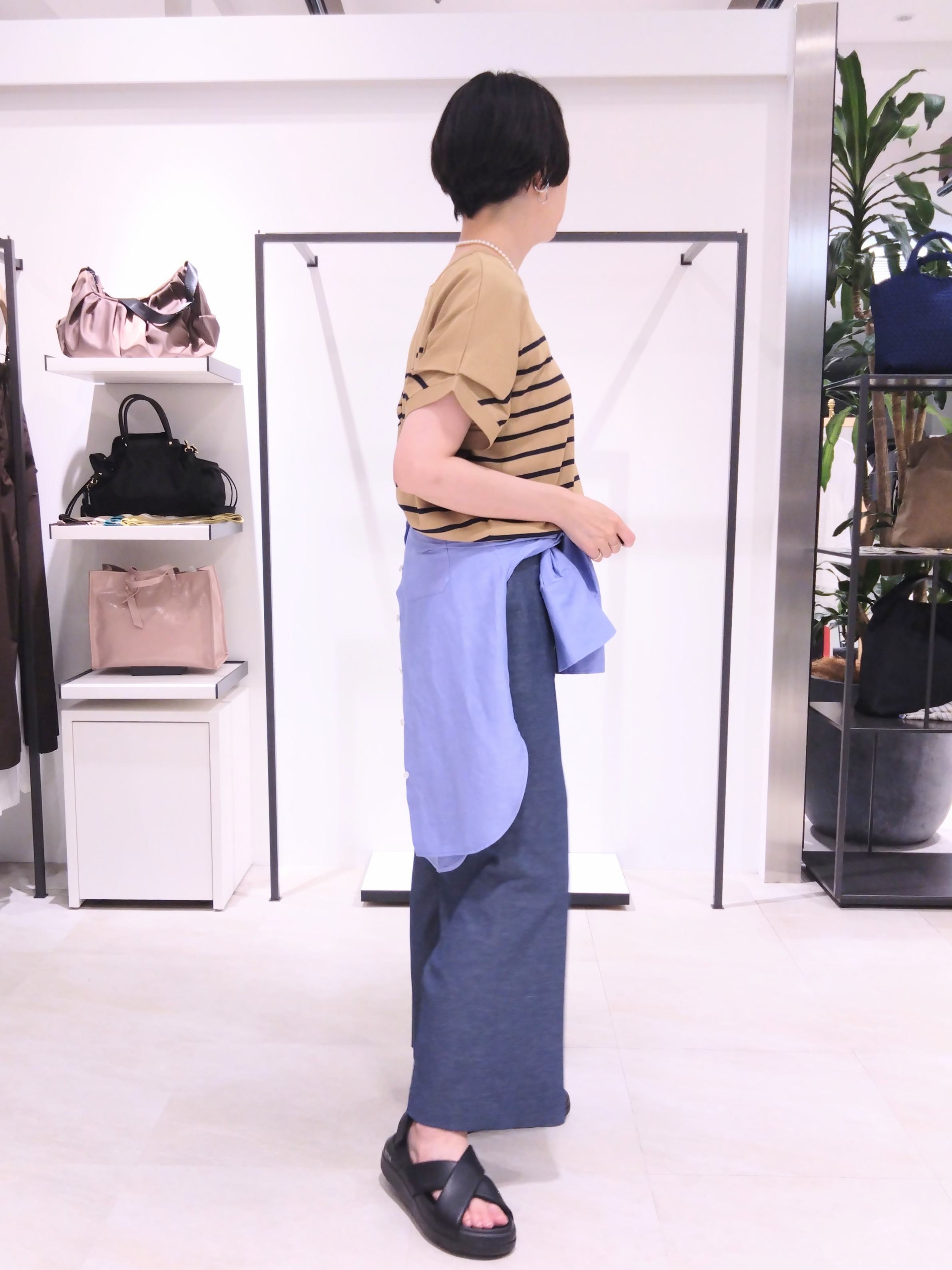 まちこさんの「UNTITLED｜【肌に張りつきにくい/前後2WAY】ドライタッチコットンプルオーバー」を使ったコーディネート