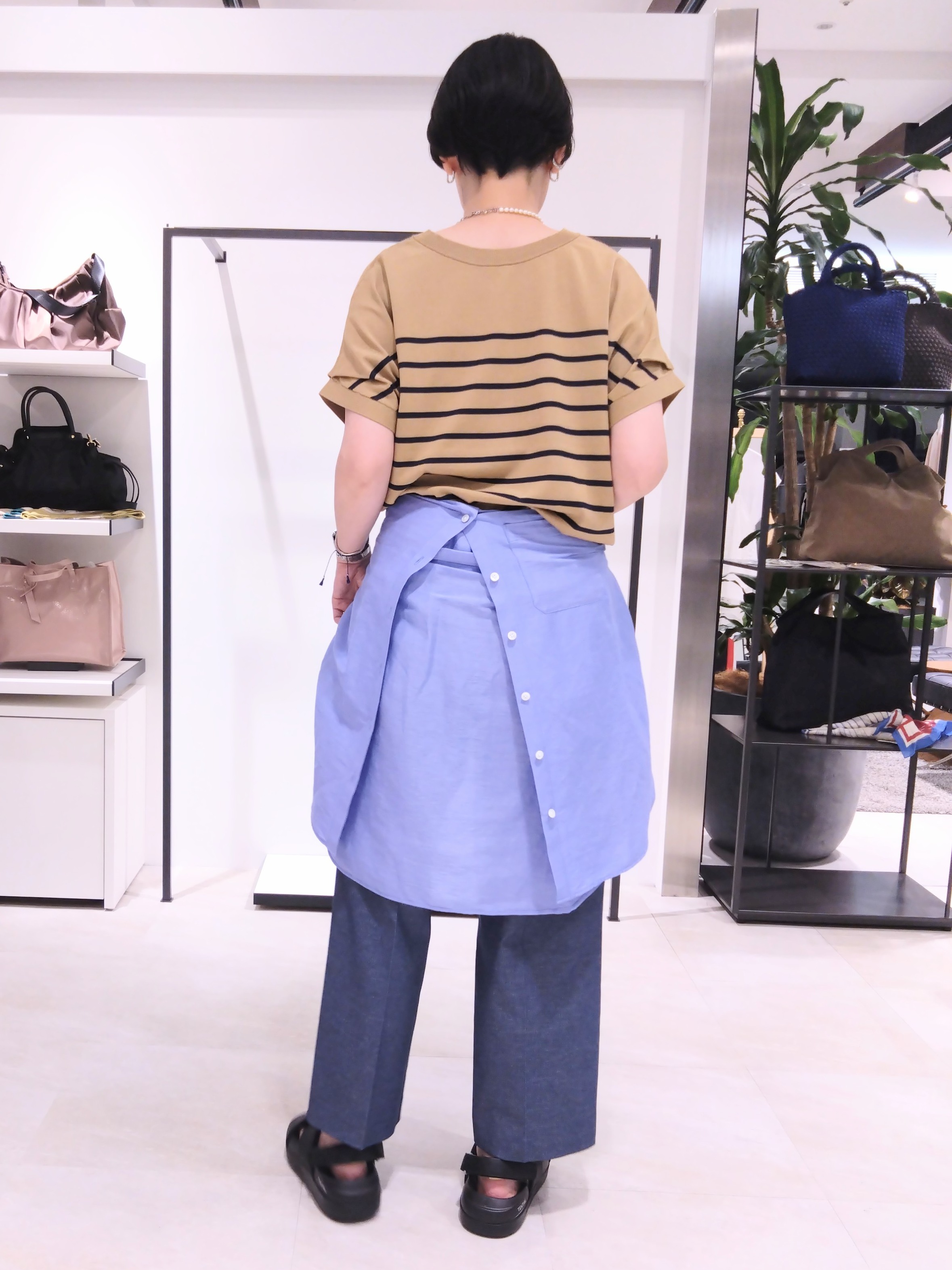 まちこさんの「UNTITLED｜【肌に張りつきにくい/前後2WAY】ドライタッチコットンプルオーバー」を使ったコーディネート