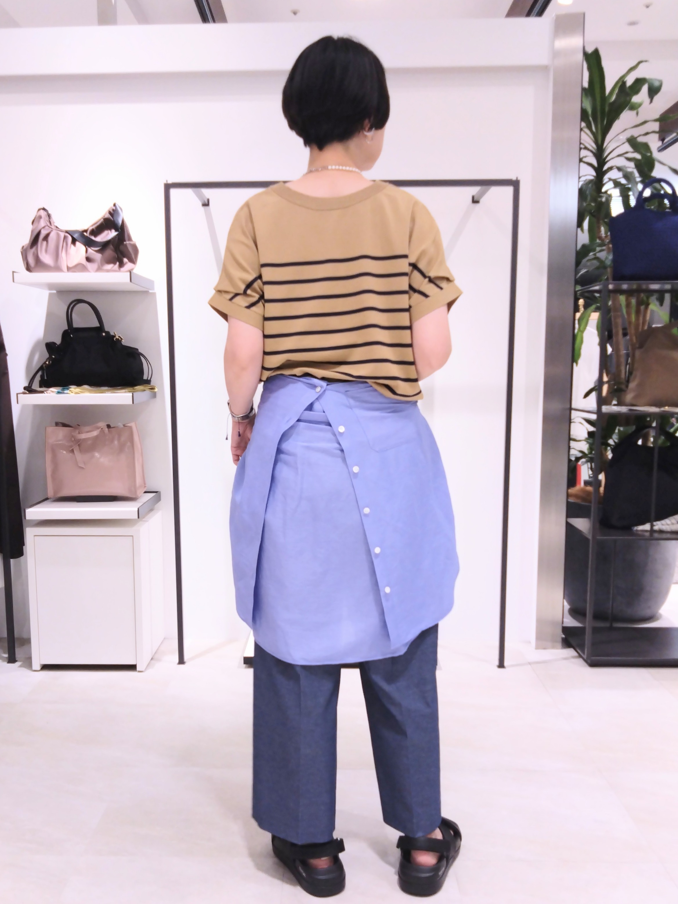 まちこさんの「UNTITLED｜【肌に張りつきにくい/前後2WAY】ドライタッチコットンプルオーバー」を使ったコーディネート