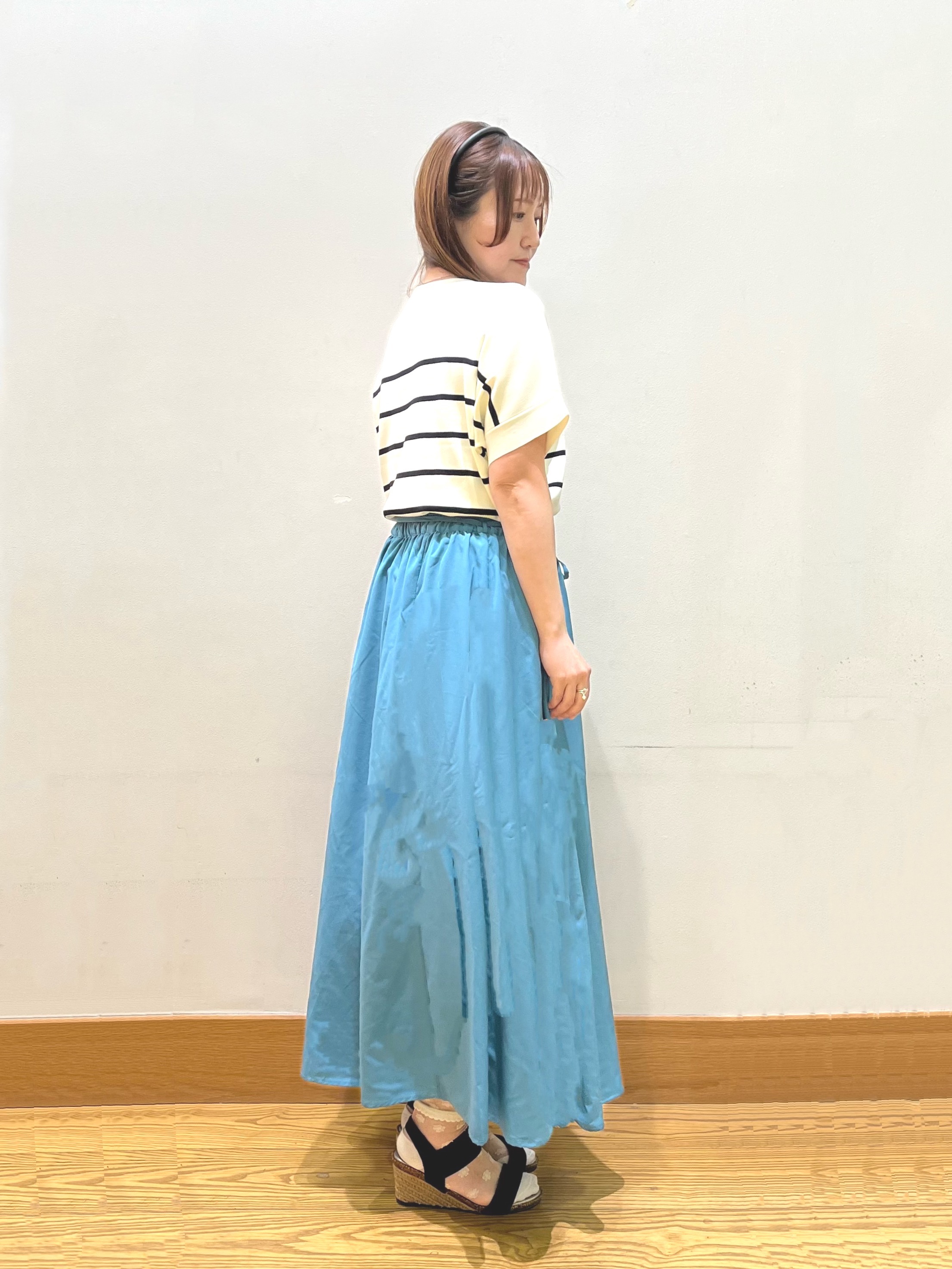 ゆっきーさんの「SHOO･LA･RUE｜【毎日洗える/UV】二の腕隠れる さらっとドルマン半袖ニット」を使ったコーディネート