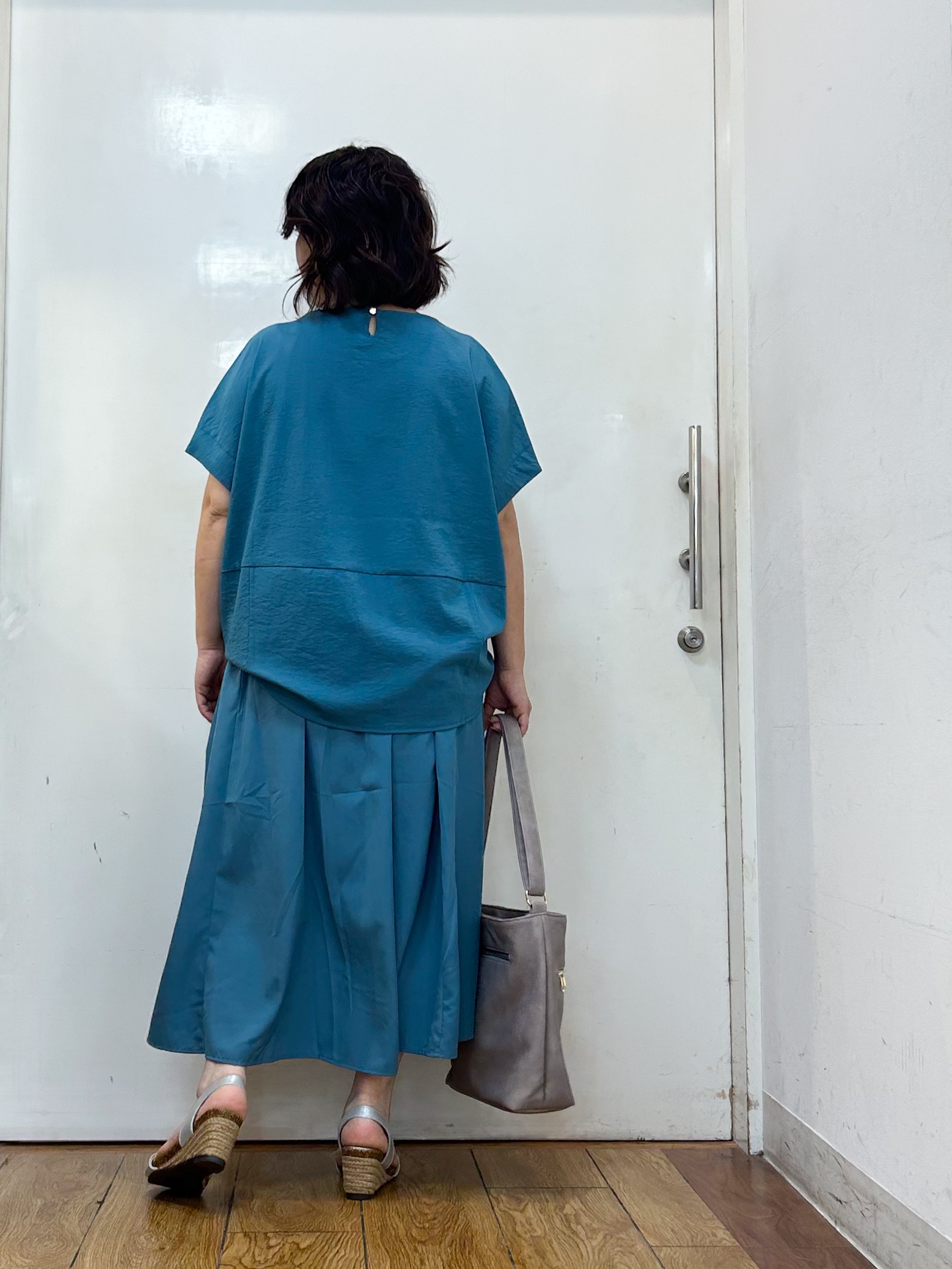 haruさんの「SHOO･LA･RUE｜【洗濯機可/セットアップ可】軽凛(かろりん) シンプル上品 切替コクーントップス」を使ったコーディネート