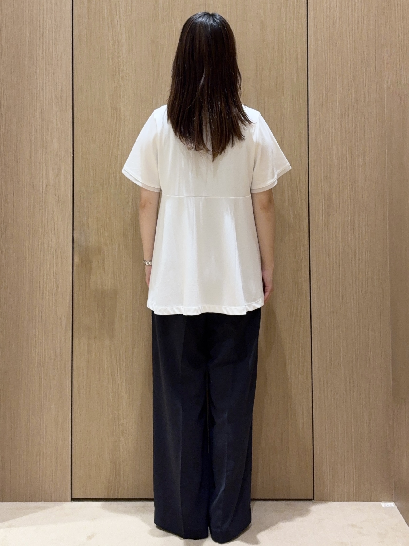 EMIRIさんの「OPAQUE.CLIP｜【接触冷感／UV】着る冷感スーパーアイス ペプラムカットソー《洗濯機OK》」を使ったコーディネート