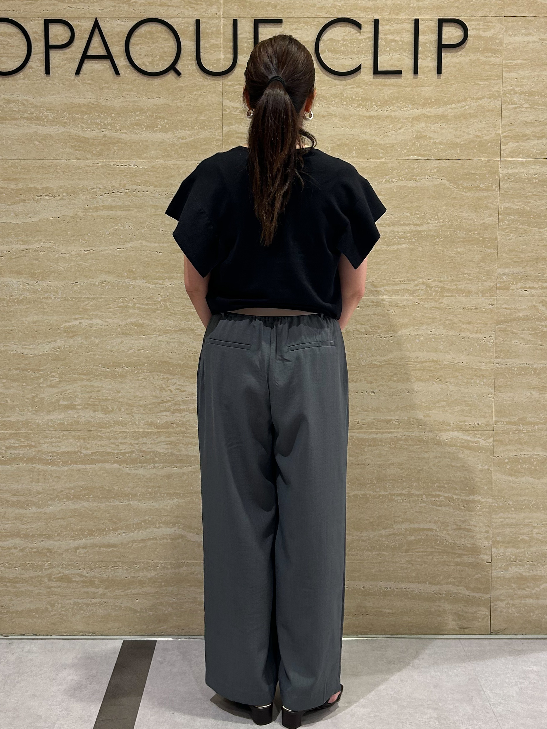 Ayakaさんの「OPAQUE.CLIP｜『STORY Web7月掲載』ドライタッチラメニット《UV／洗える／6col》」を使ったコーディネート