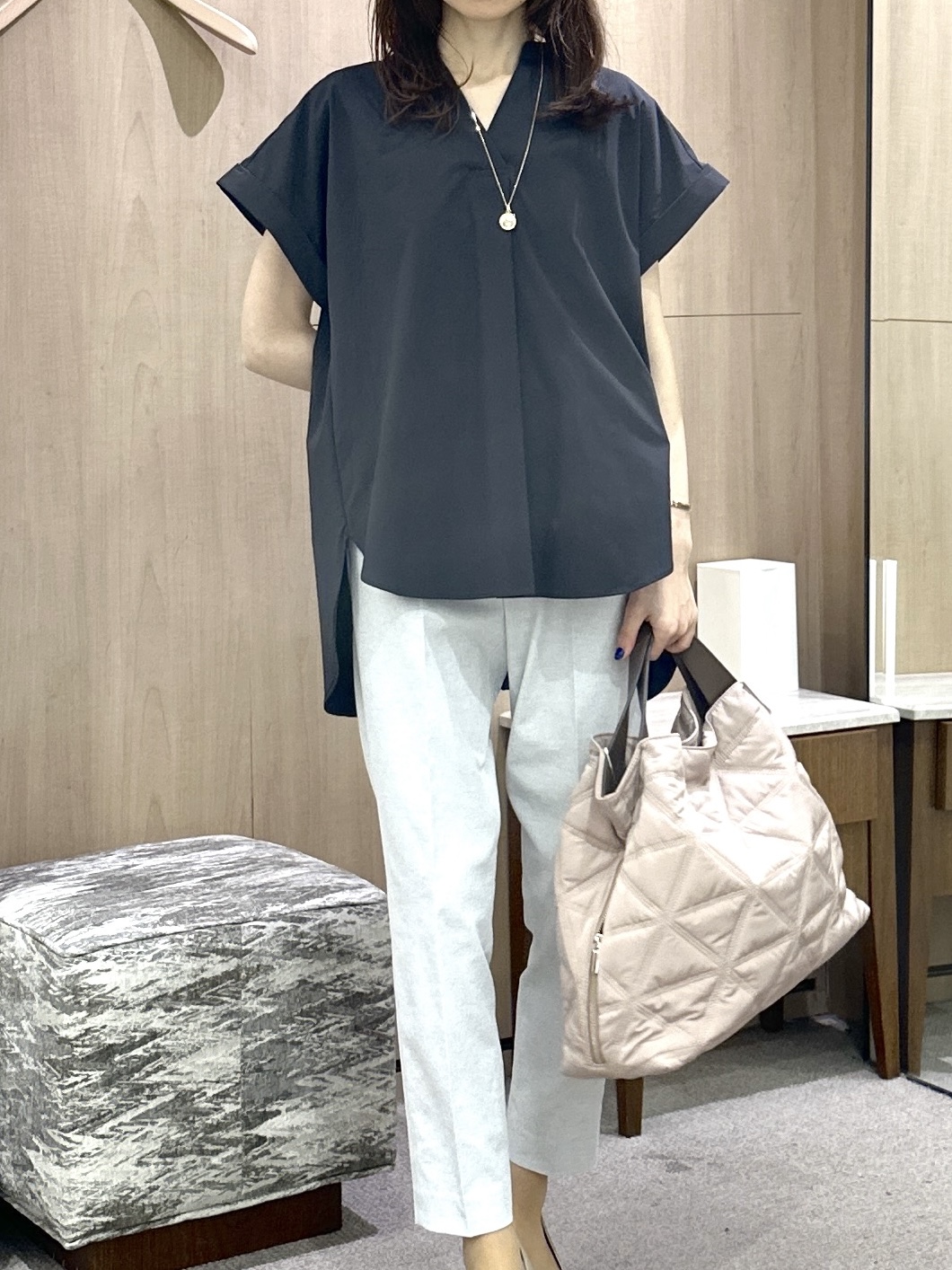Miwaさんの「UNTITLED｜【吸水速乾/接触冷感】バックプリーツデザインブラウス」を使ったコーディネート
