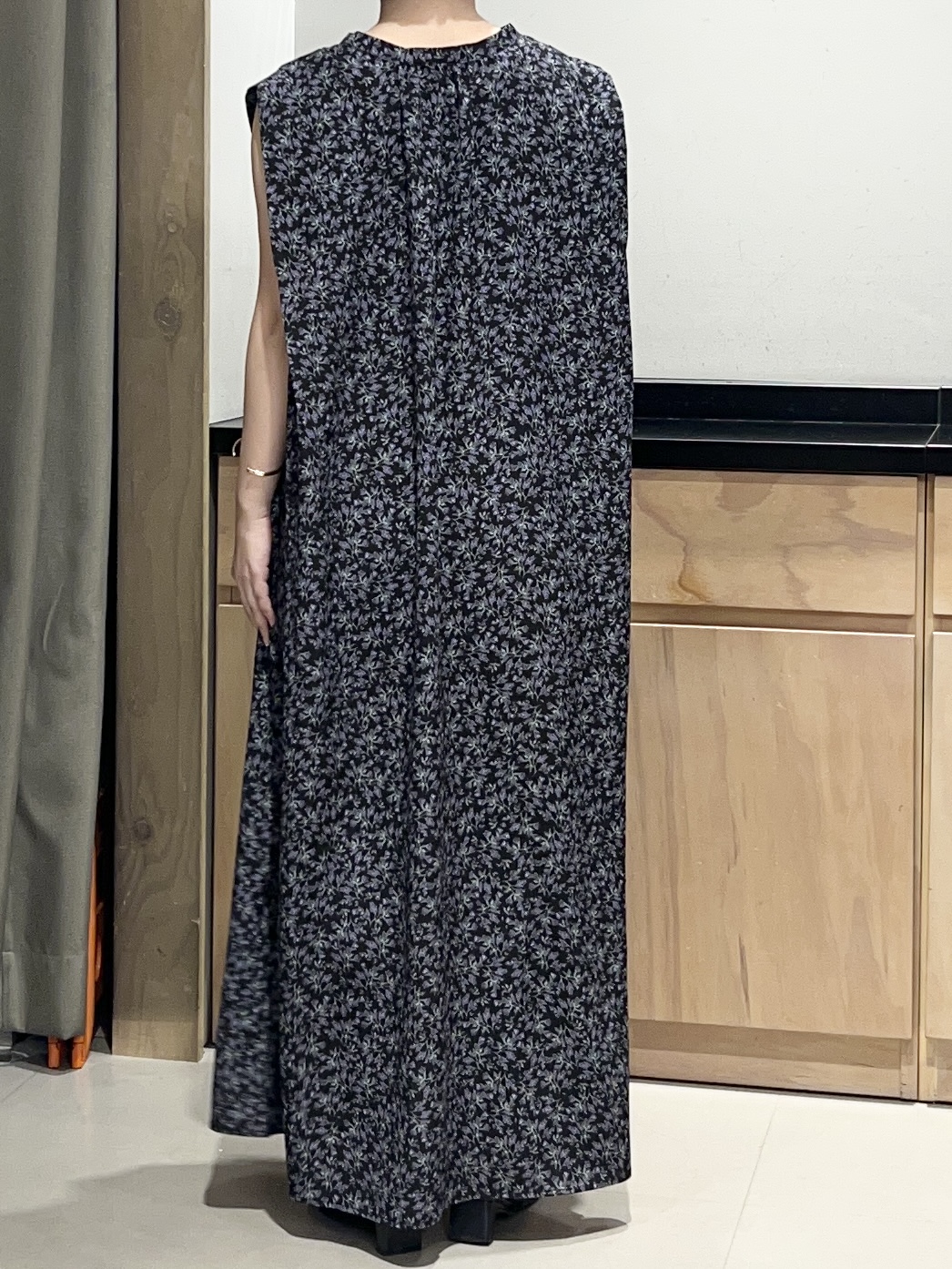 かのさんの「THE SHOP TK｜大人のリゾートムード 小花柄ワンピース」を使ったコーディネート