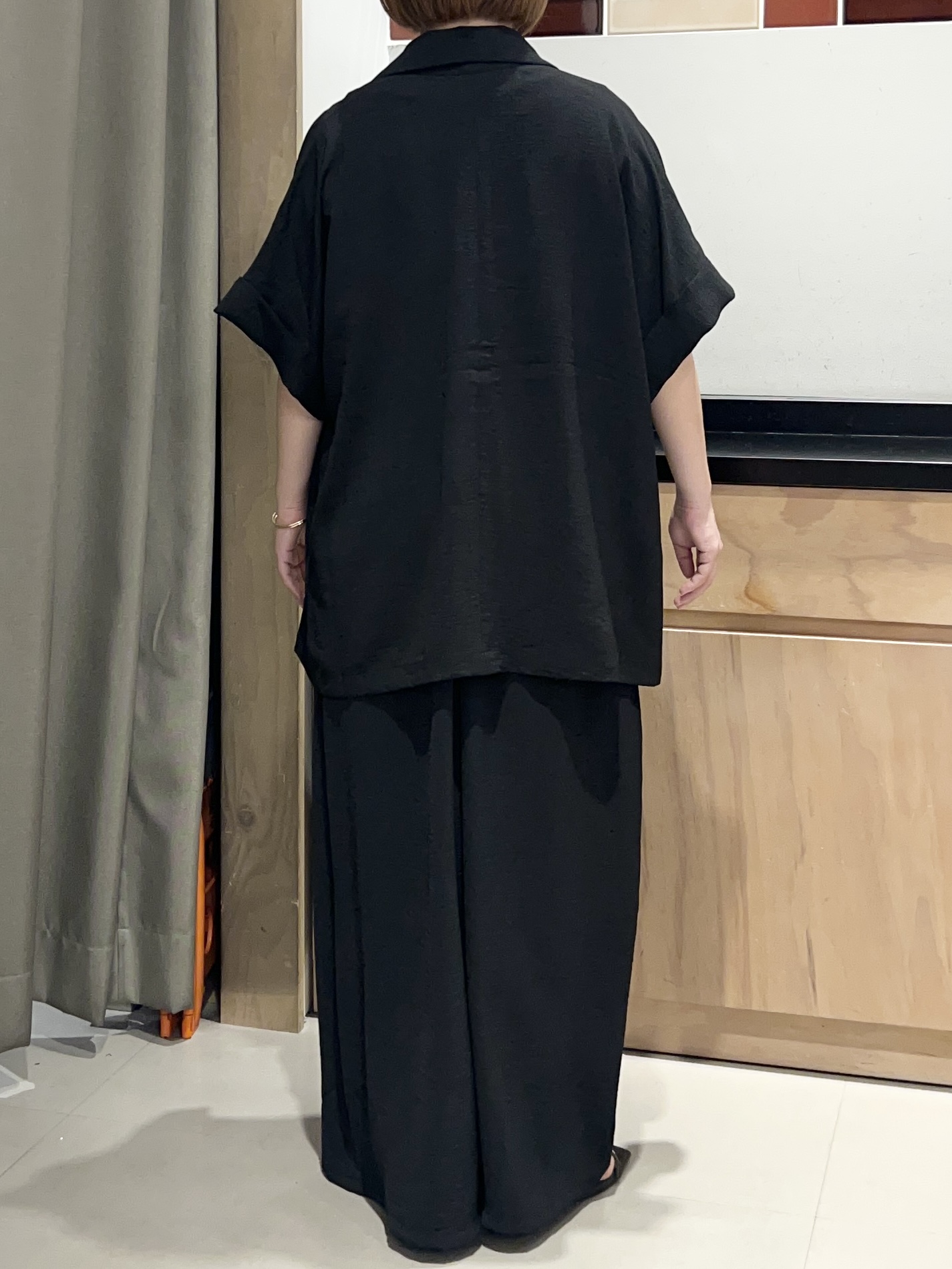 かのさんの「THE SHOP TK｜【吸水速乾/UV/防しわ】軽く羽織りたい半袖ジャケット」を使ったコーディネート
