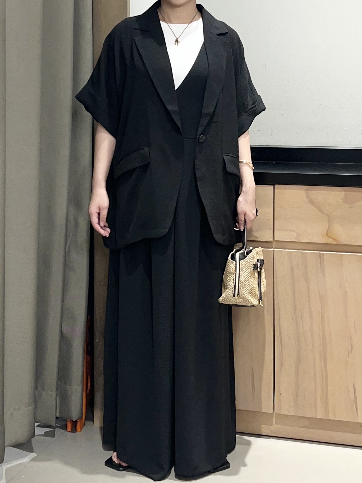 かのさんの「THE SHOP TK｜【吸水速乾/UV/防しわ】軽く羽織りたい半袖ジャケット」を使ったコーディネート