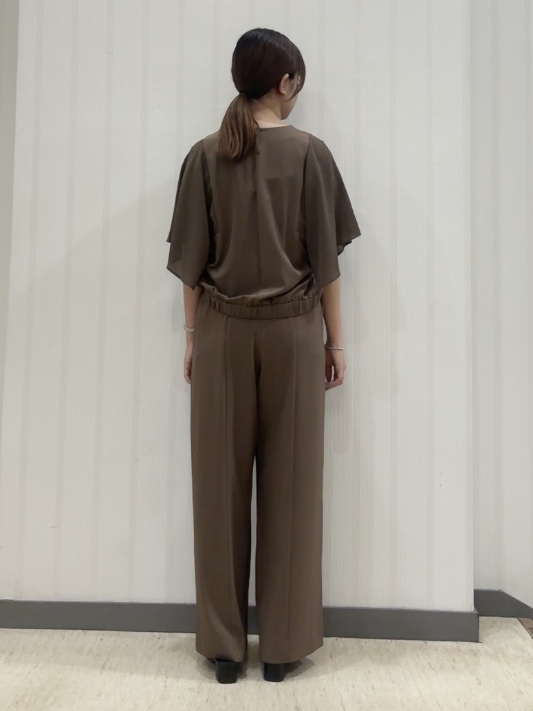 ちひさんの「INDIVI｜【初秋/防シワ/着る日傘】イージーワイドパンツ」を使ったコーディネート