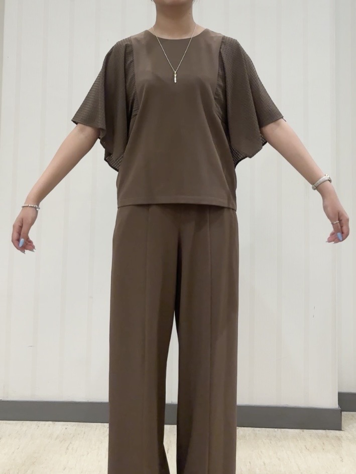 ちひさんの「INDIVI｜【初秋/防シワ/着る日傘】イージーワイドパンツ」を使ったコーディネート