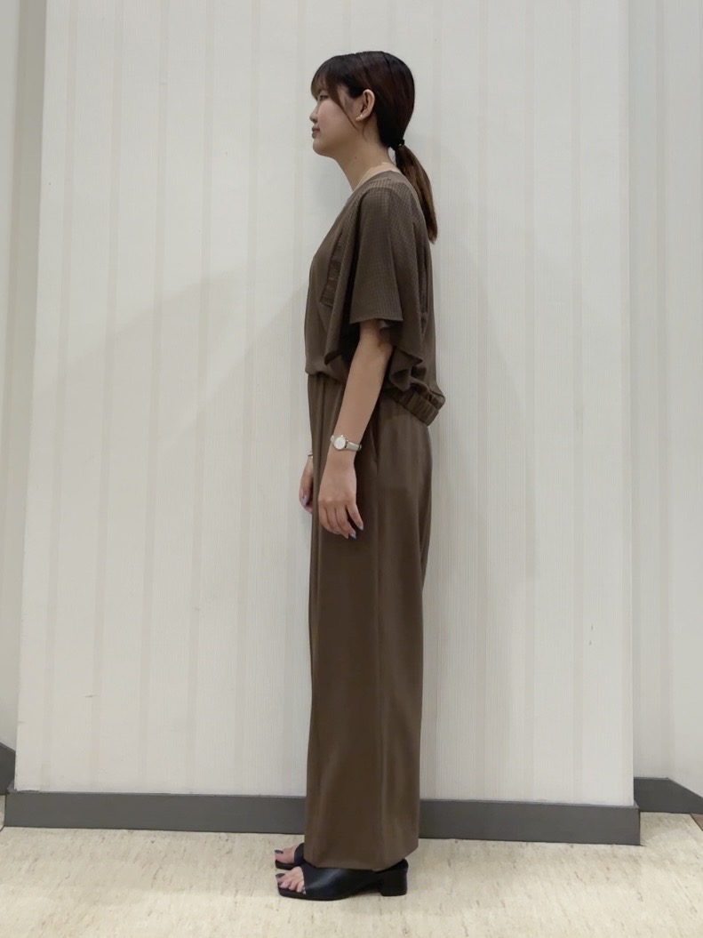 ちひさんの「INDIVI｜【初秋/防シワ/着る日傘】イージーワイドパンツ」を使ったコーディネート