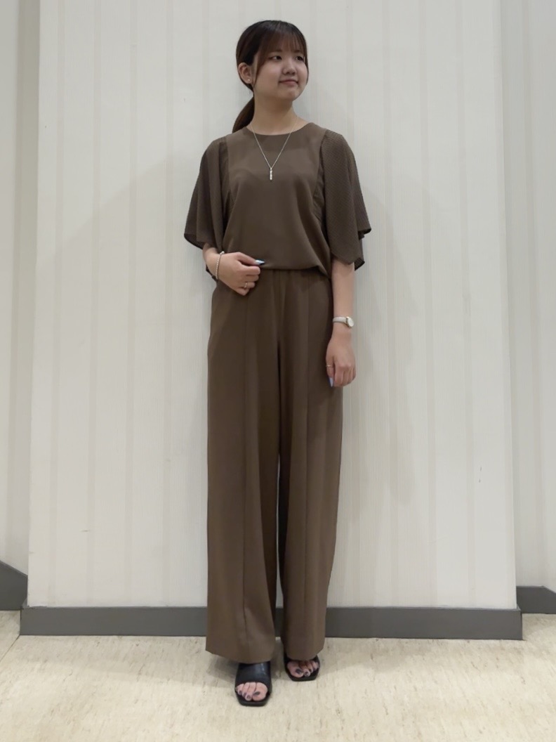 ちひさんの「INDIVI｜【初秋/防シワ/着る日傘】イージーワイドパンツ」を使ったコーディネート