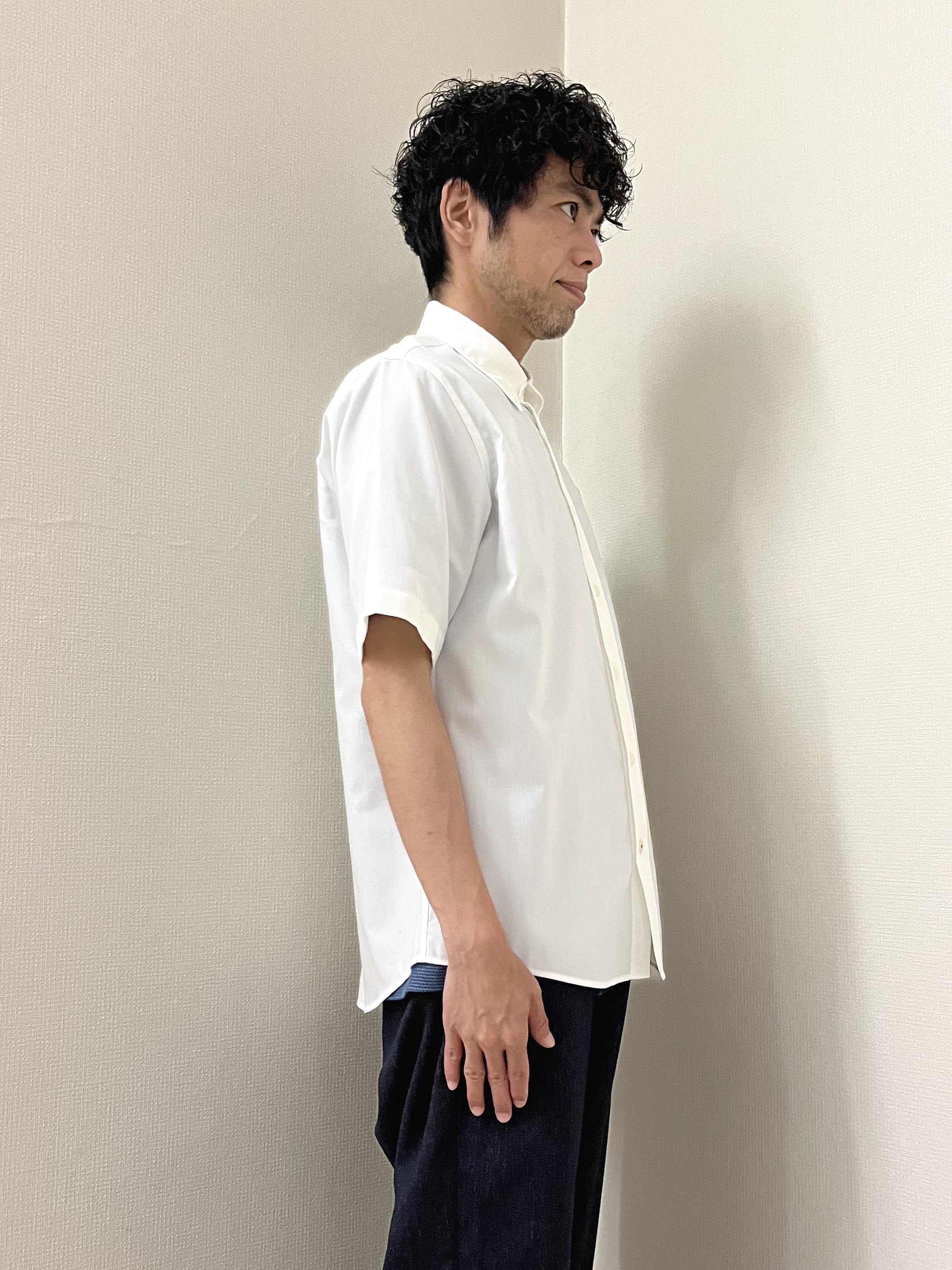 URAさんの「TAKEO KIKUCHI｜【BOWLER HAT LABEL】ボーラーハットウォーカー刺繍 半袖ボタンダウンシャツ」を使ったコーディネート