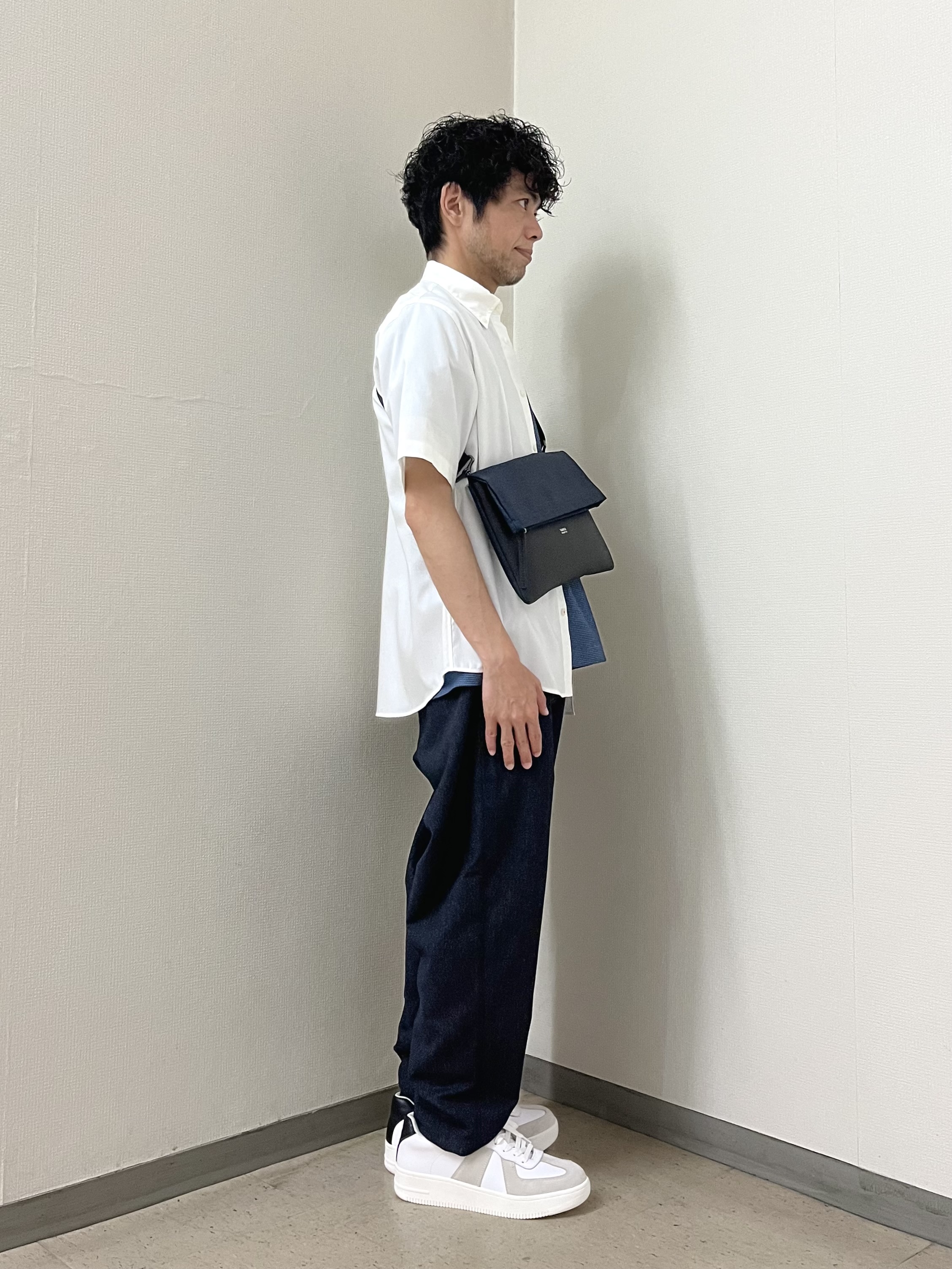 URAさんの「TAKEO KIKUCHI｜【BOWLER HAT LABEL】ボーラーハットウォーカー刺繍 半袖ボタンダウンシャツ」を使ったコーディネート