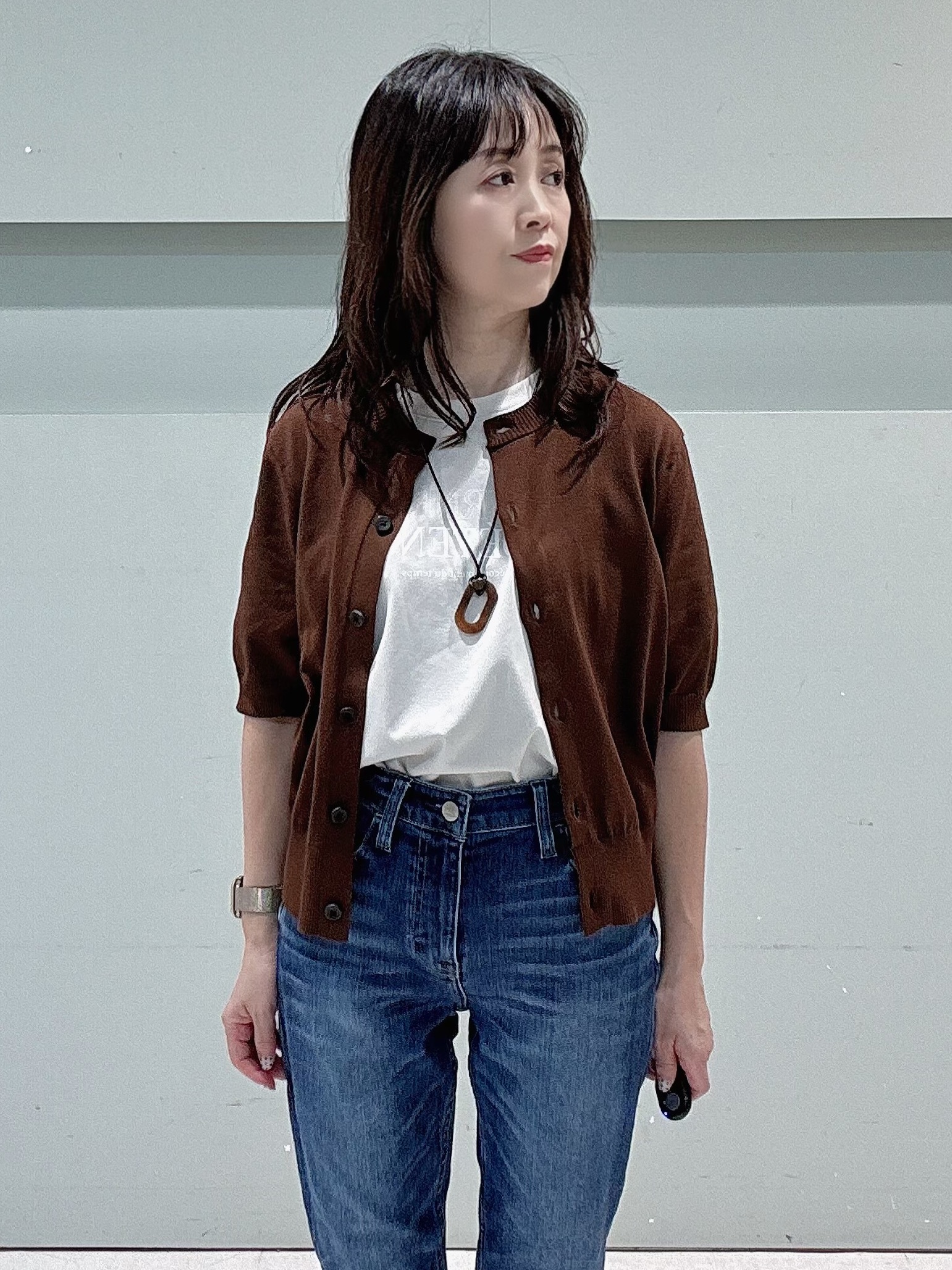 makiさんの「UNTITLED｜【すっきり秋羽織り/前開きボタン】ドライタッチ5分袖カーディガン」を使ったコーディネート