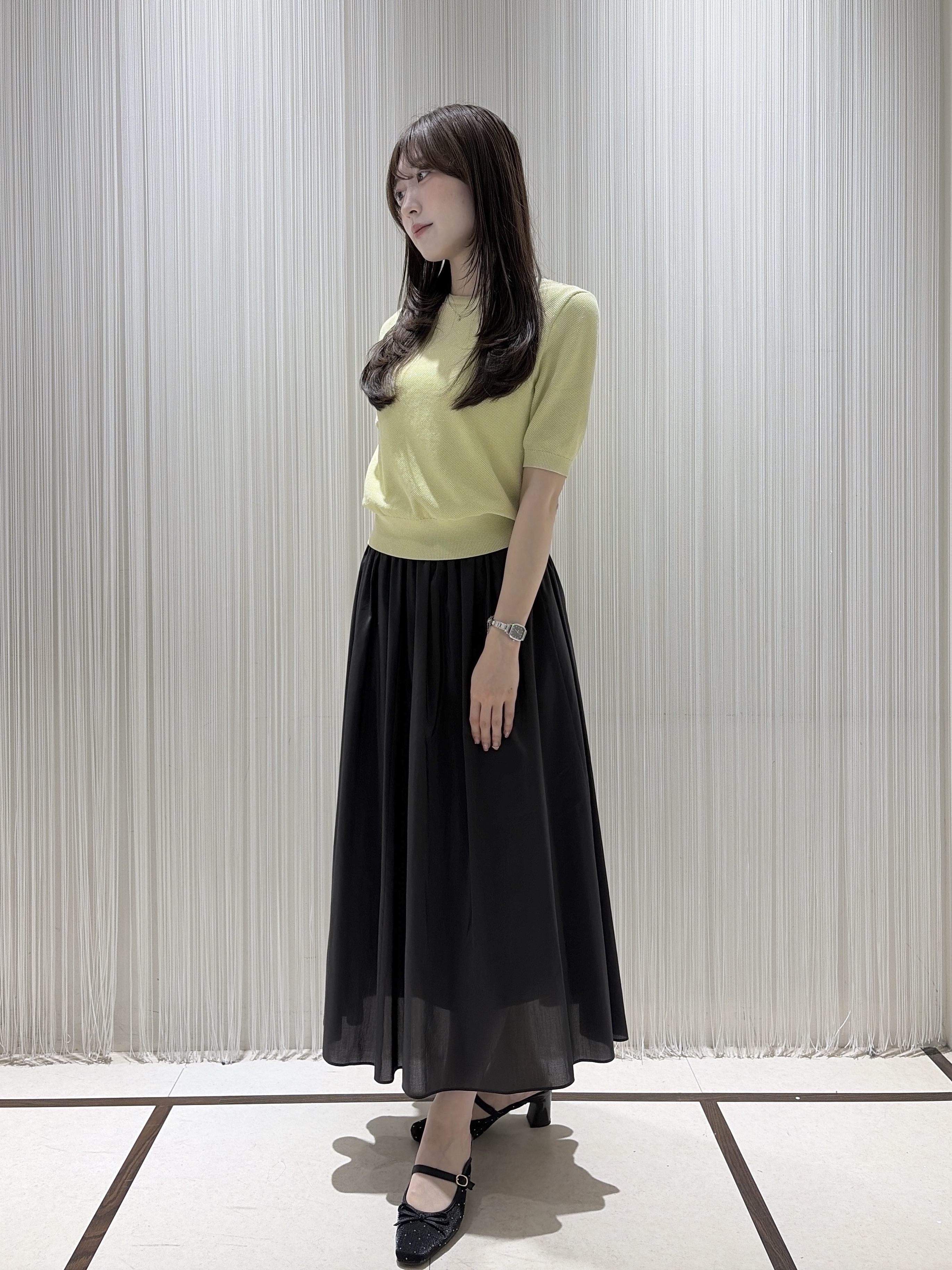 岡田美詩さんの「UNTITLED｜◆【アンサンブル可】ラメ混クルーネックプルオーバー」を使ったコーディネート