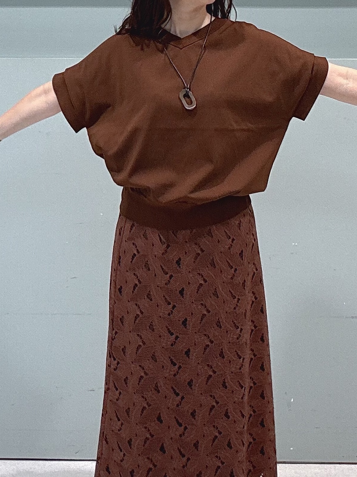 makiさんの「UNTITLED｜【肌に張りつきにくい/前後2WAY】ドライタッチコットンプルオーバー」を使ったコーディネート