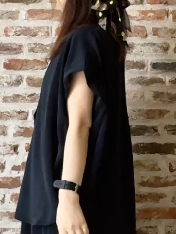 tokiさんの「THE SHOP TK｜【防シワ/UV/セットアップ可】やみつきになる とろみバンドカラーブラウス」を使ったコーディネート