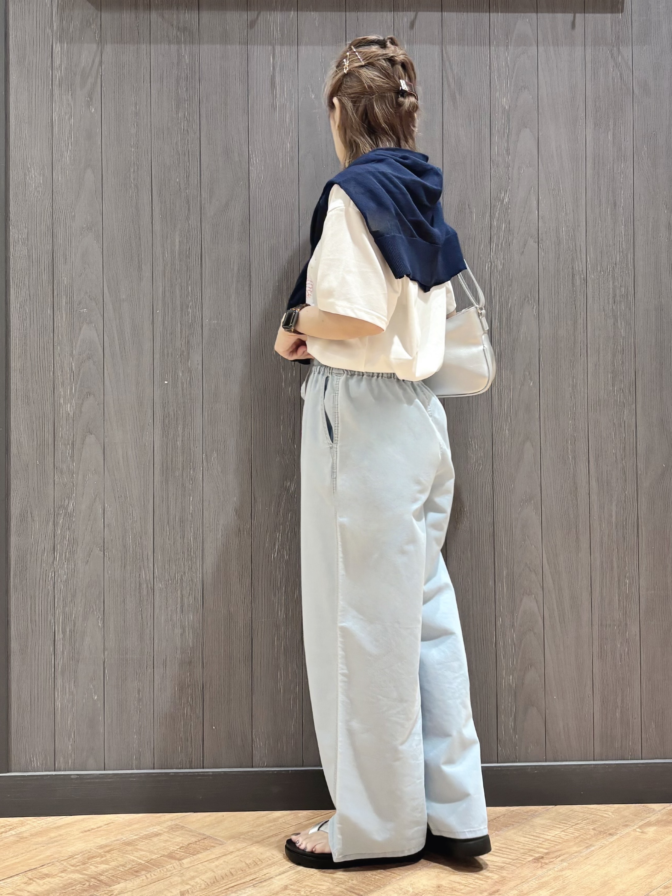 meiさんの「SHOO･LA･RUE｜【S-LL/洗濯機可】選べる4柄　デイリー使いにぴったりな 大人の頼れるTシャツ」を使ったコーディネート