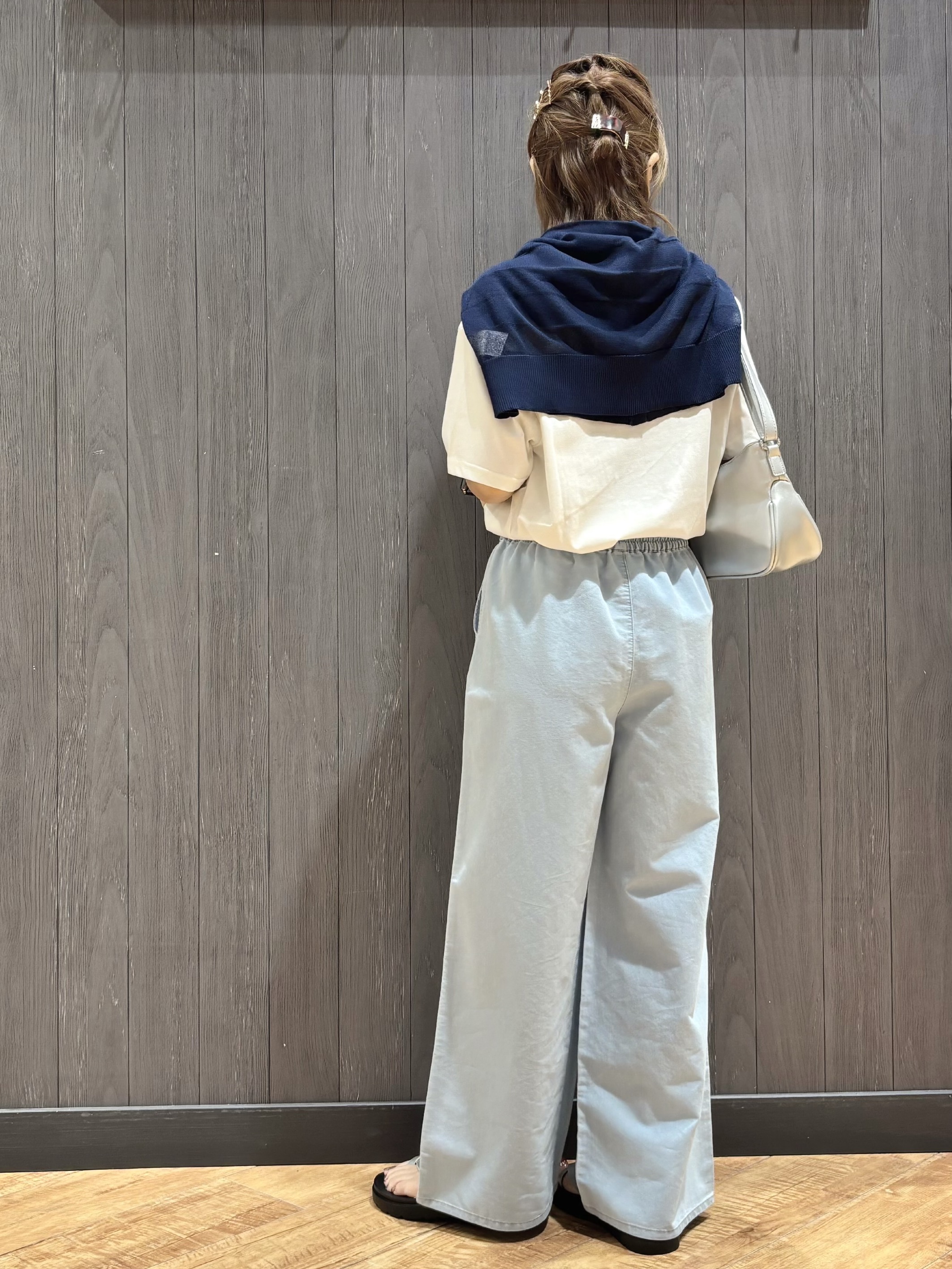 meiさんの「SHOO･LA･RUE｜【S-LL/洗濯機可】選べる4柄　デイリー使いにぴったりな 大人の頼れるTシャツ」を使ったコーディネート