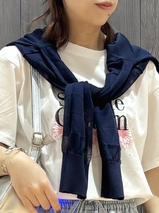 meiさんの「SHOO･LA･RUE｜【S-LL/洗濯機可】選べる4柄　デイリー使いにぴったりな 大人の頼れるTシャツ」を使ったコーディネート