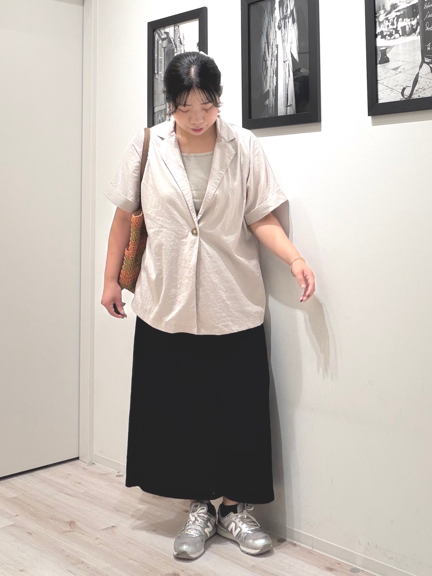 まちゃんなちゃんさんの「SHOO･LA･RUE｜【洗濯機可】スクエアネックが小顔効果に　きらきらラメタンクトップ」を使ったコーディネート