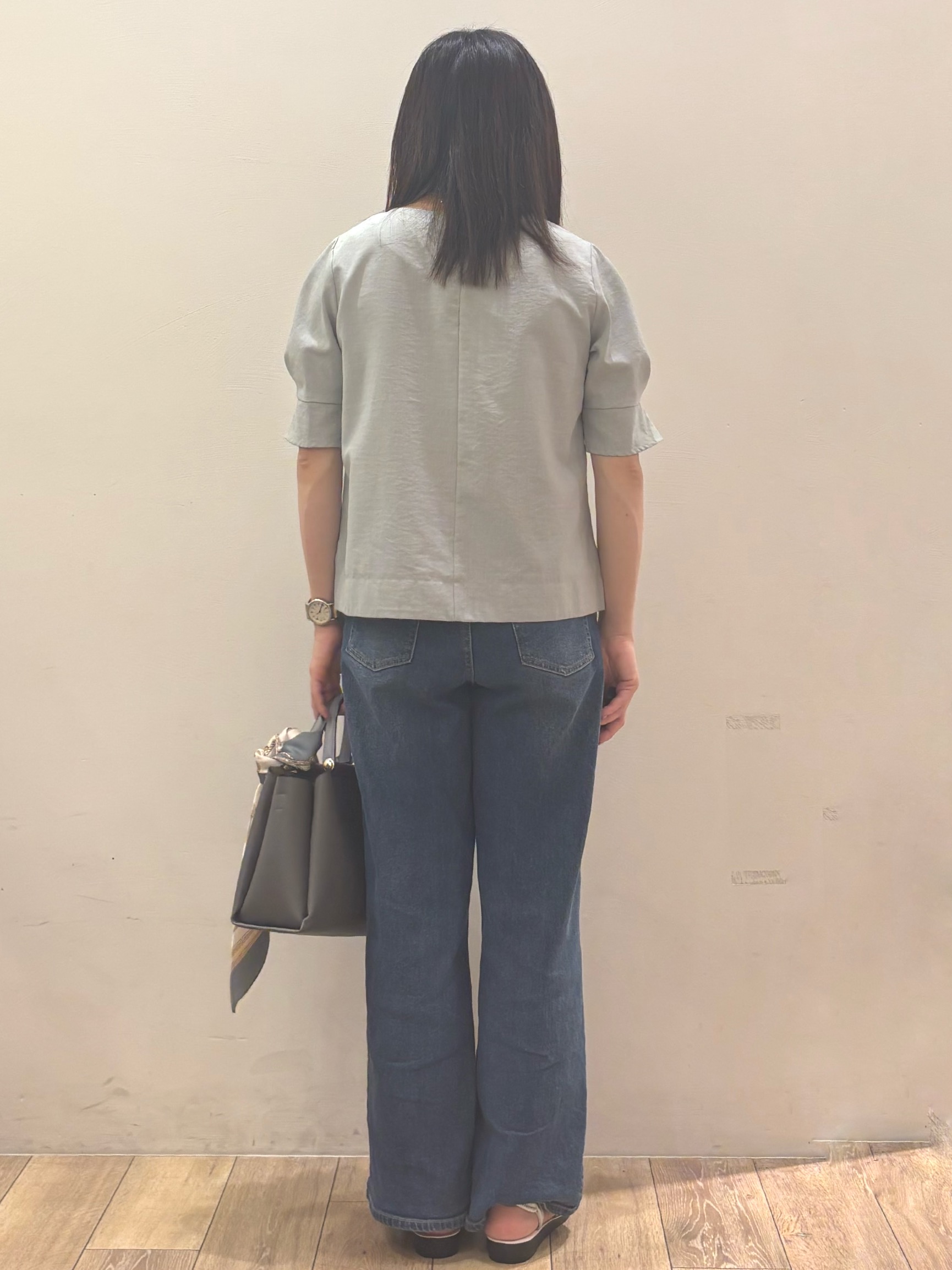 りょうさんの「OPAQUE.CLIP｜【接触冷感／吸水速乾】タックパフスリーブブラウス《防シワ／洗濯機OK／XS～3L／8col》」を使ったコーディネート