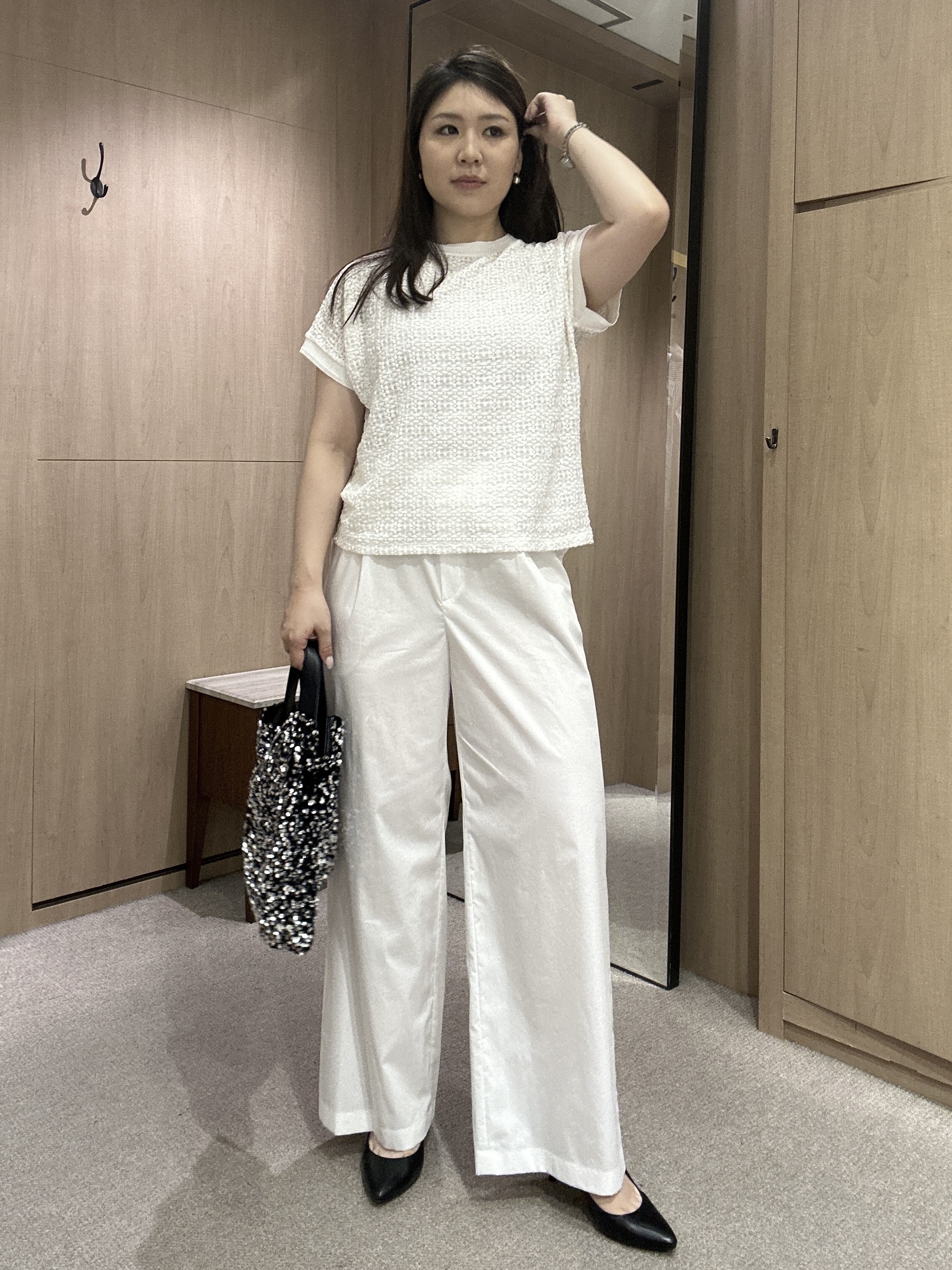 YURIさんの「UNTITLED｜スパンコールフラットトート」を使ったコーディネート