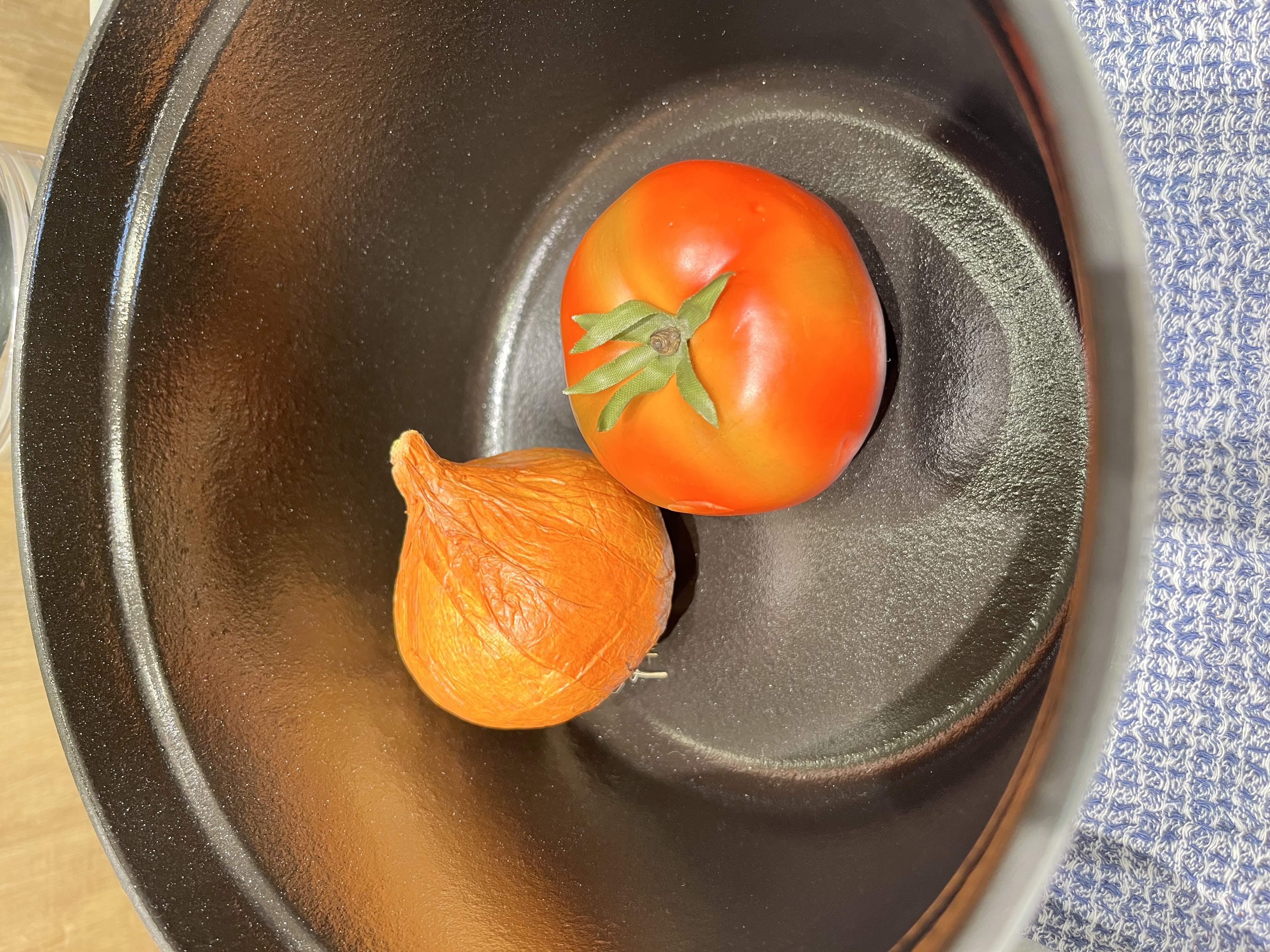 OYSTERさんの「212 KITCHEN STORE｜ラ ココット de GOHAN カンパーニュ S 12cm ＜STAUB ストウブ＞」を使ったコーディネート