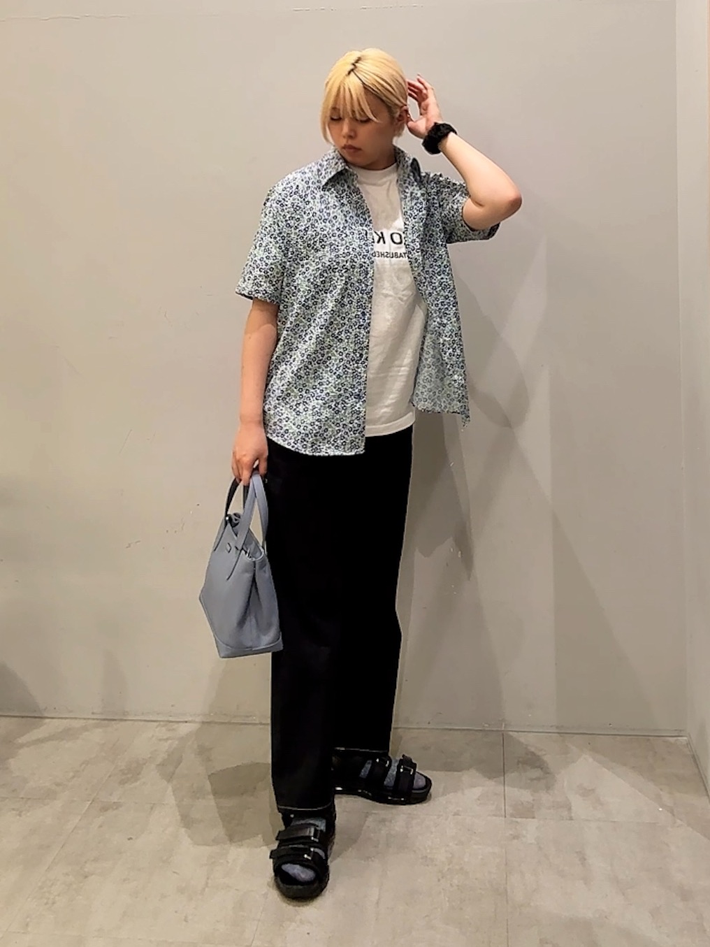 ユウナさんの「TAKEO KIKUCHI｜リップル小花シャツ」を使ったコーディネート