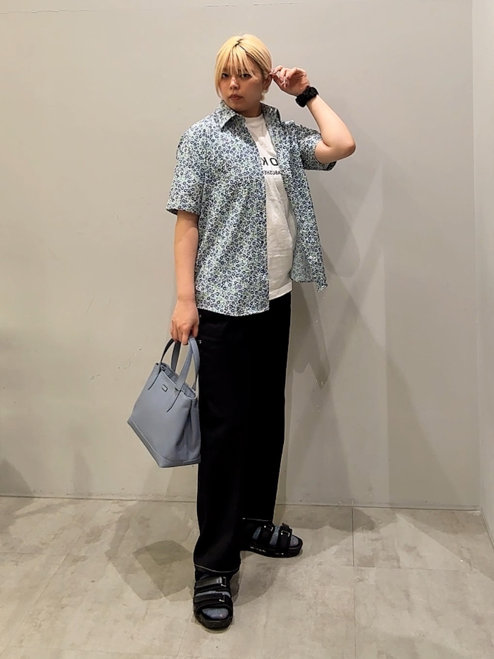 ユウナさんの「TAKEO KIKUCHI｜リップル小花シャツ」を使ったコーディネート