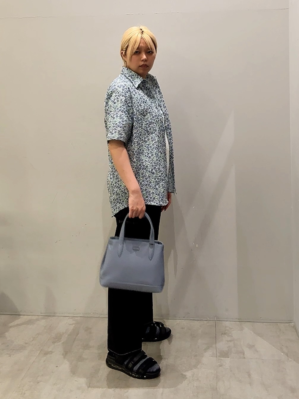 ユウナさんの「TAKEO KIKUCHI｜リップル小花シャツ」を使ったコーディネート