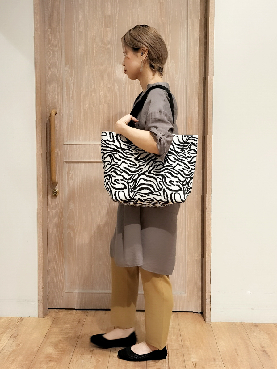 YUKIさんの「SHOO･LA･RUE｜【S-LL/洗濯後しわになりにくい】ゆるっと体型カバー 7分袖コクーンチュニック」を使ったコーディネート