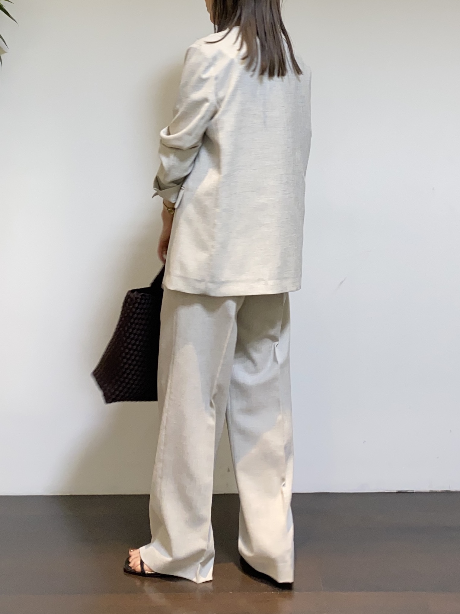 tomoさんの「UNTITLED｜◆【さらりと快適/セットアップ可/UV/接触冷感】スラブカラーレスジャケット」を使ったコーディネート