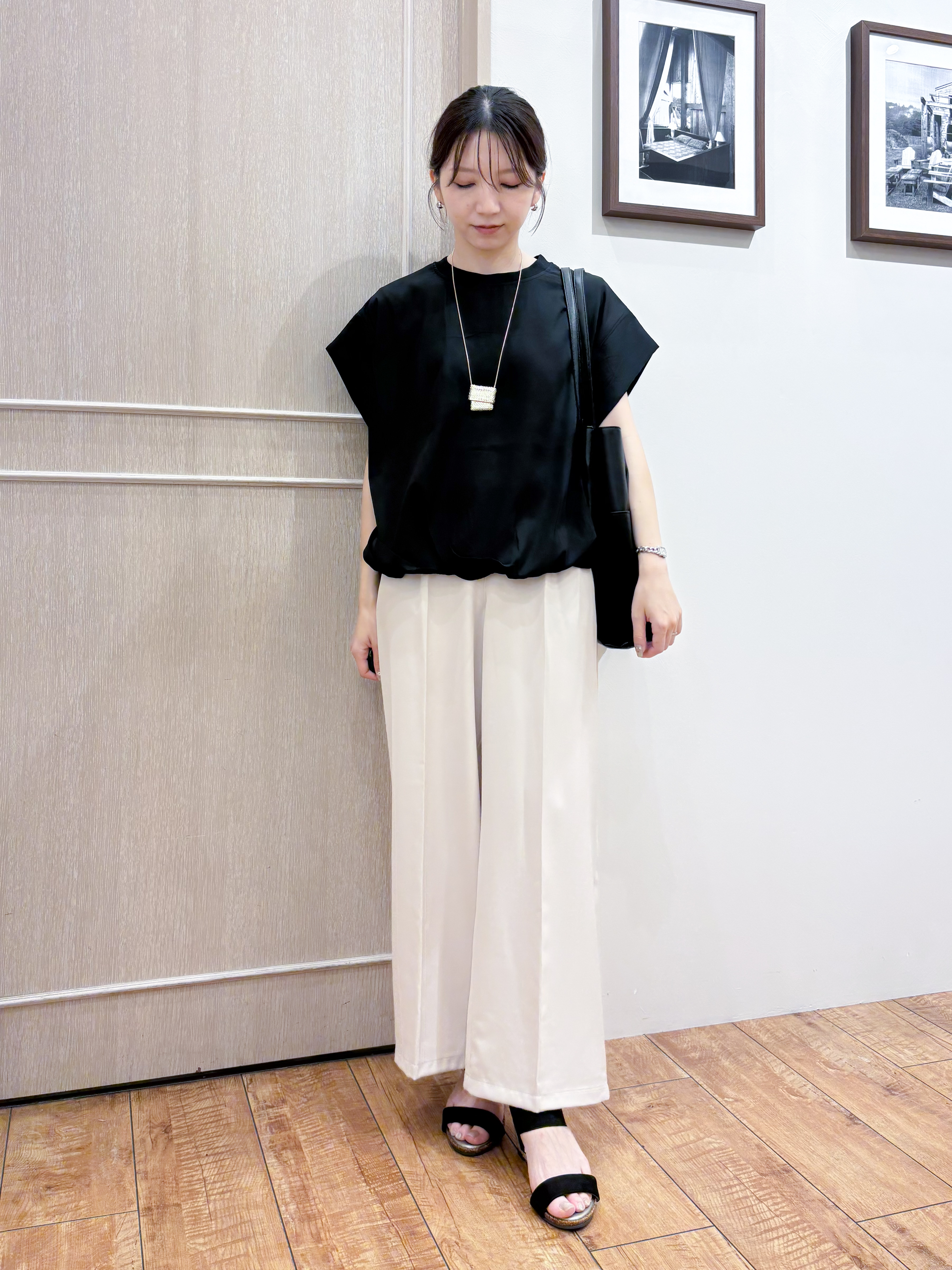 なみさんの「SHOO･LA･RUE｜【洗濯機可/体型カバー】インしてる風 ふんわり裾バルーントップス」を使ったコーディネート