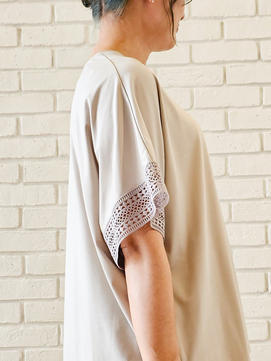 ゆゆさんの「SHOO･LA･RUE｜【UV/洗濯機可/体型カバー】ヒップ周りが隠せる お袖レースTシャツ」を使ったコーディネート