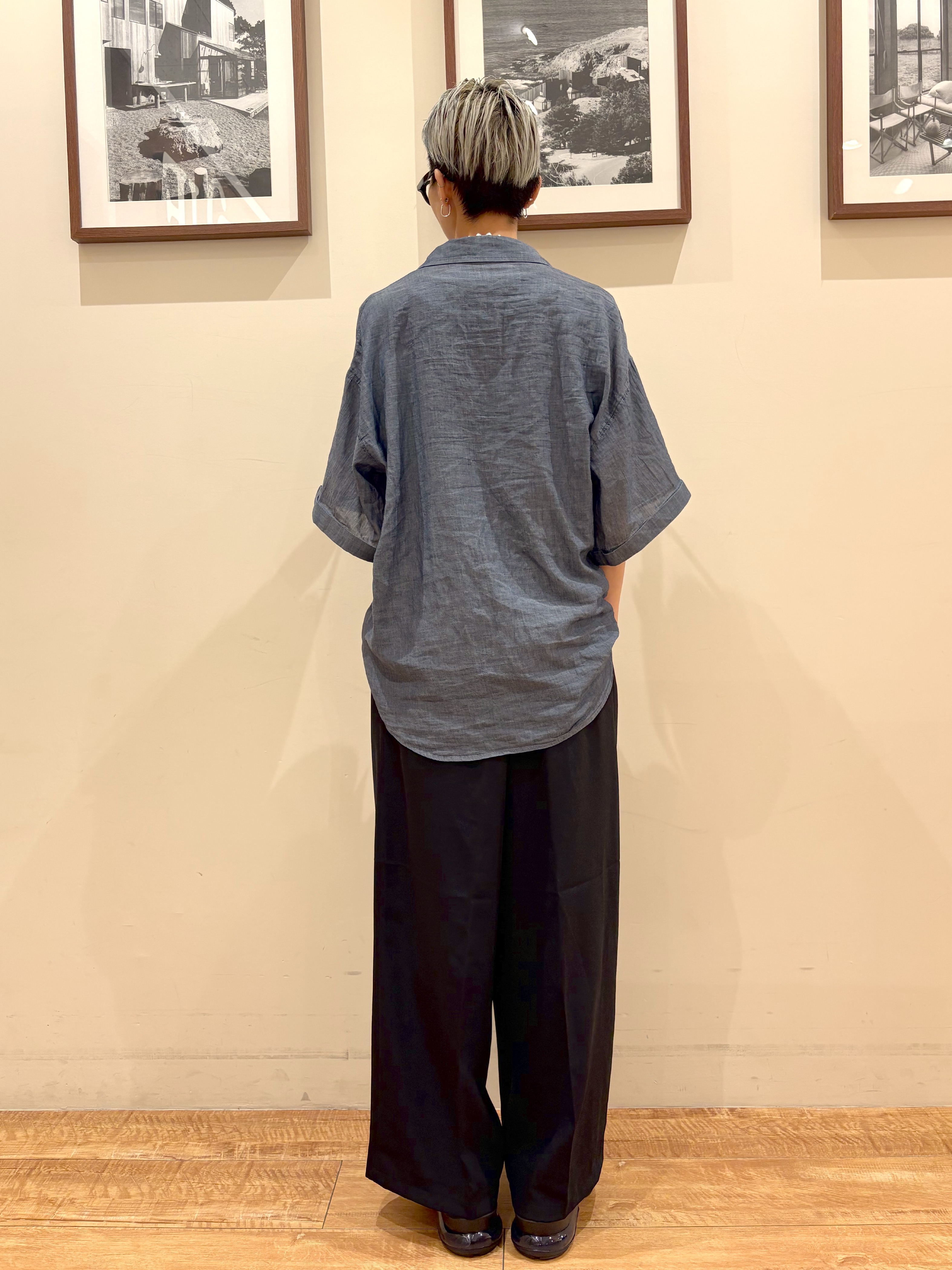 Ayumiさんの「SHOO･LA･RUE｜【UVカット/接触冷感】上品に涼し気 とろみタックノースリーブトップス」を使ったコーディネート