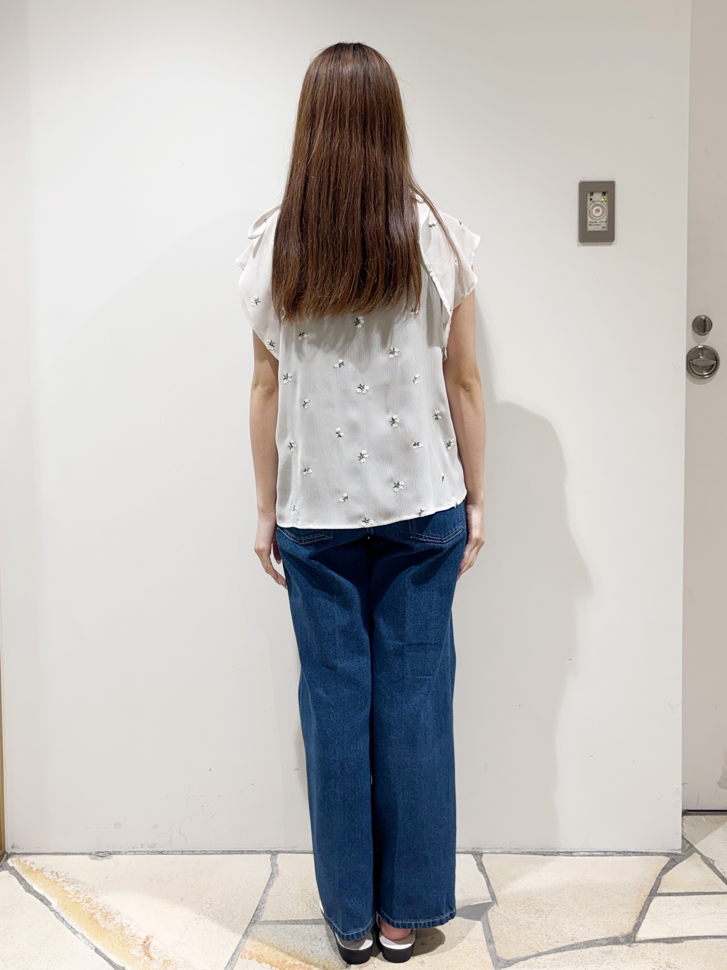 みあたんさんの「index｜2wayフリルリボン刺繍ブラウス【洗濯機OK／イージーアイロン】」を使ったコーディネート