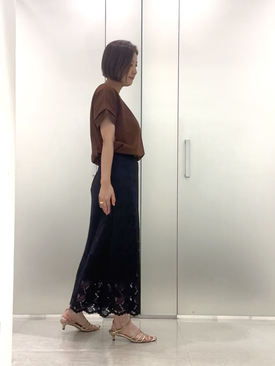 まどかさんの「UNTITLED｜【肌に張りつきにくい/前後2WAY】ドライタッチコットンプルオーバー」を使ったコーディネート