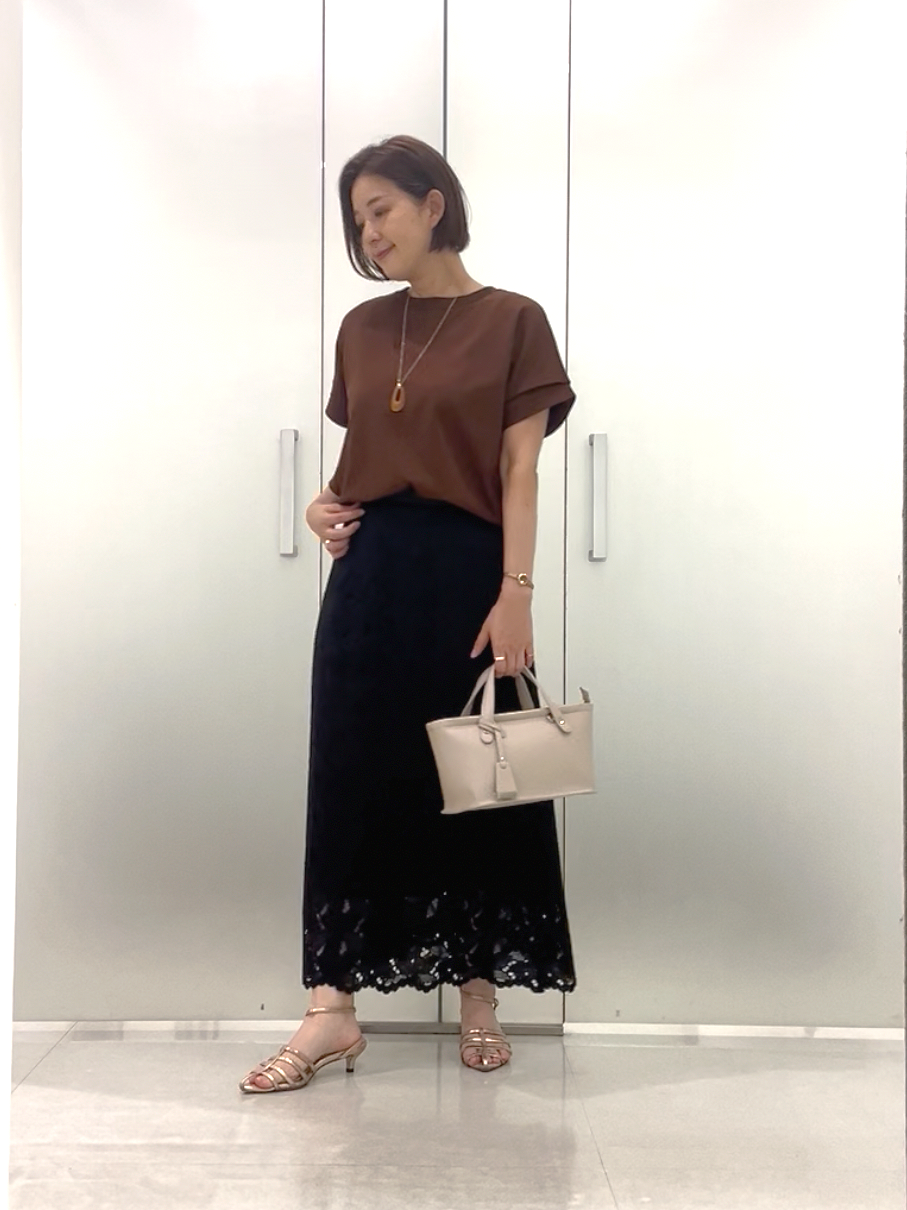 まどかさんの「UNTITLED｜【肌に張りつきにくい/前後2WAY】ドライタッチコットンプルオーバー」を使ったコーディネート