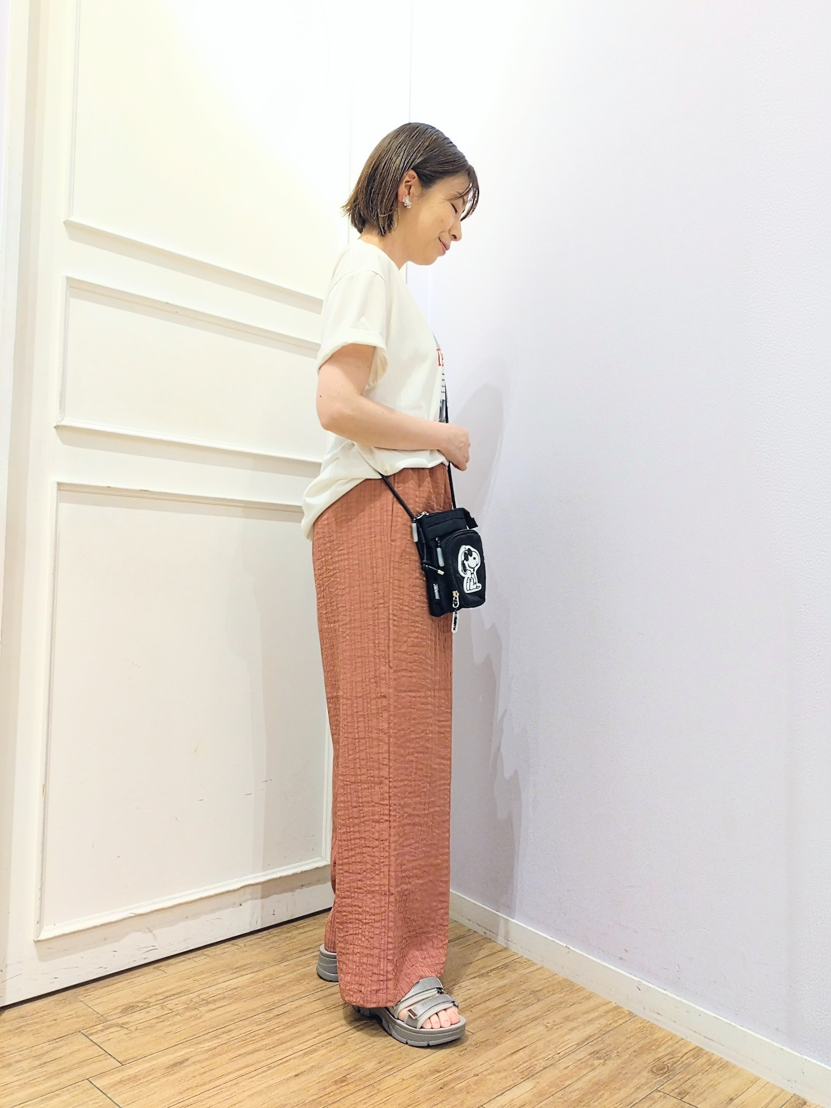 miomioさんの「SHOO･LA･RUE｜【S-LL/洗濯機可】選べる4柄　デイリー使いにぴったりな 大人の頼れるTシャツ」を使ったコーディネート
